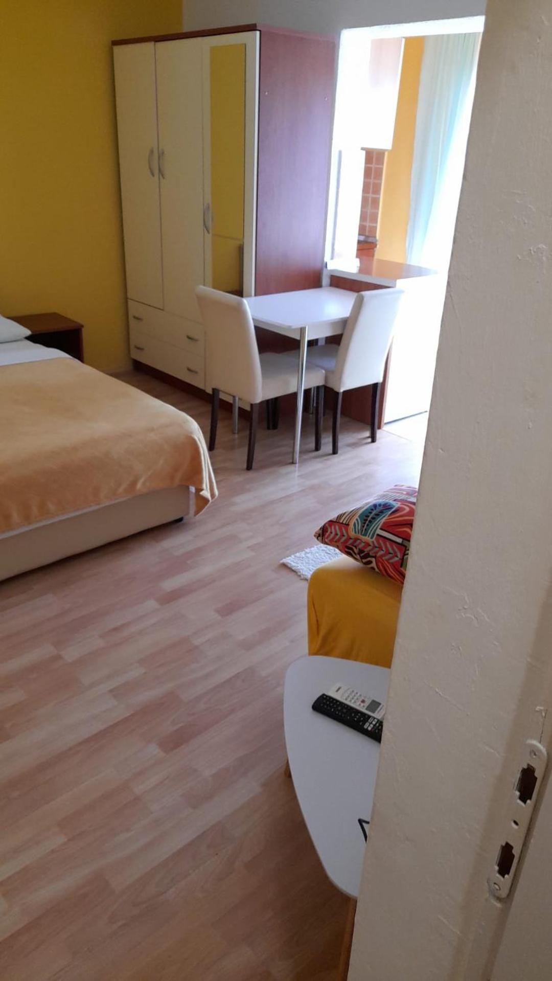 Apartments Mira
