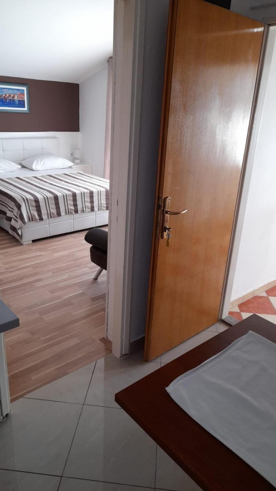 Apartments Mira