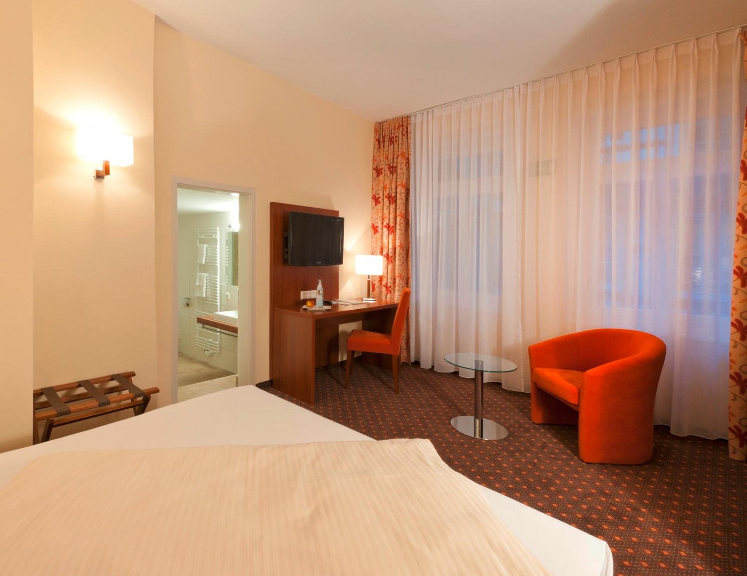 Stadt-gut-Hotel Gasthof Goldener Adler - Property Image 55
