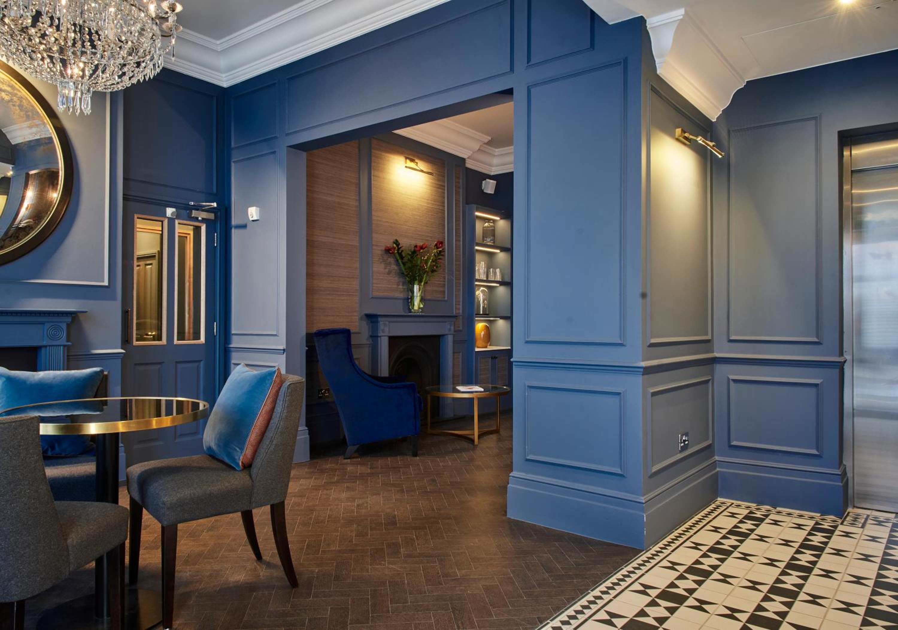 The Tophams Hotel 10