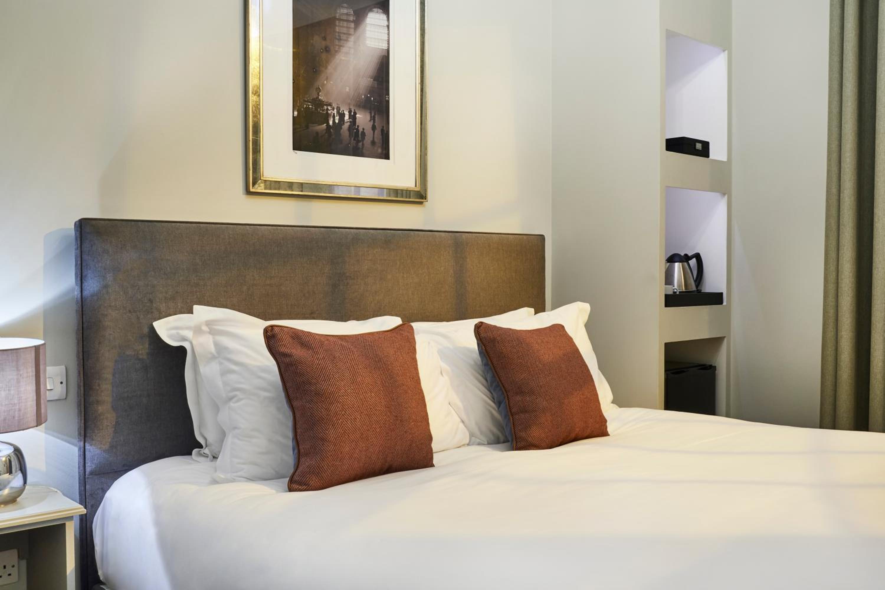 Tophams Hotel 28
