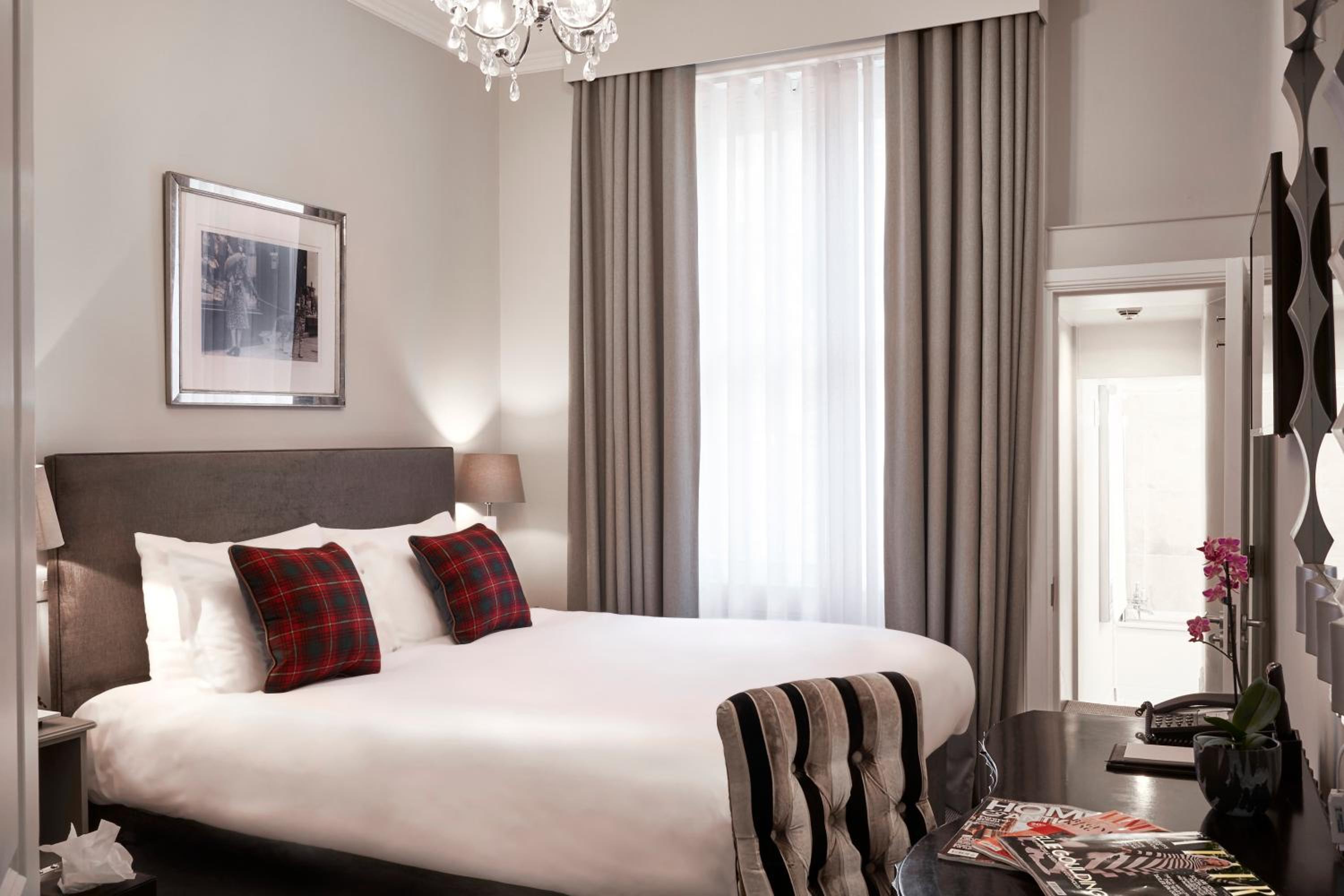 Tophams Hotel 32