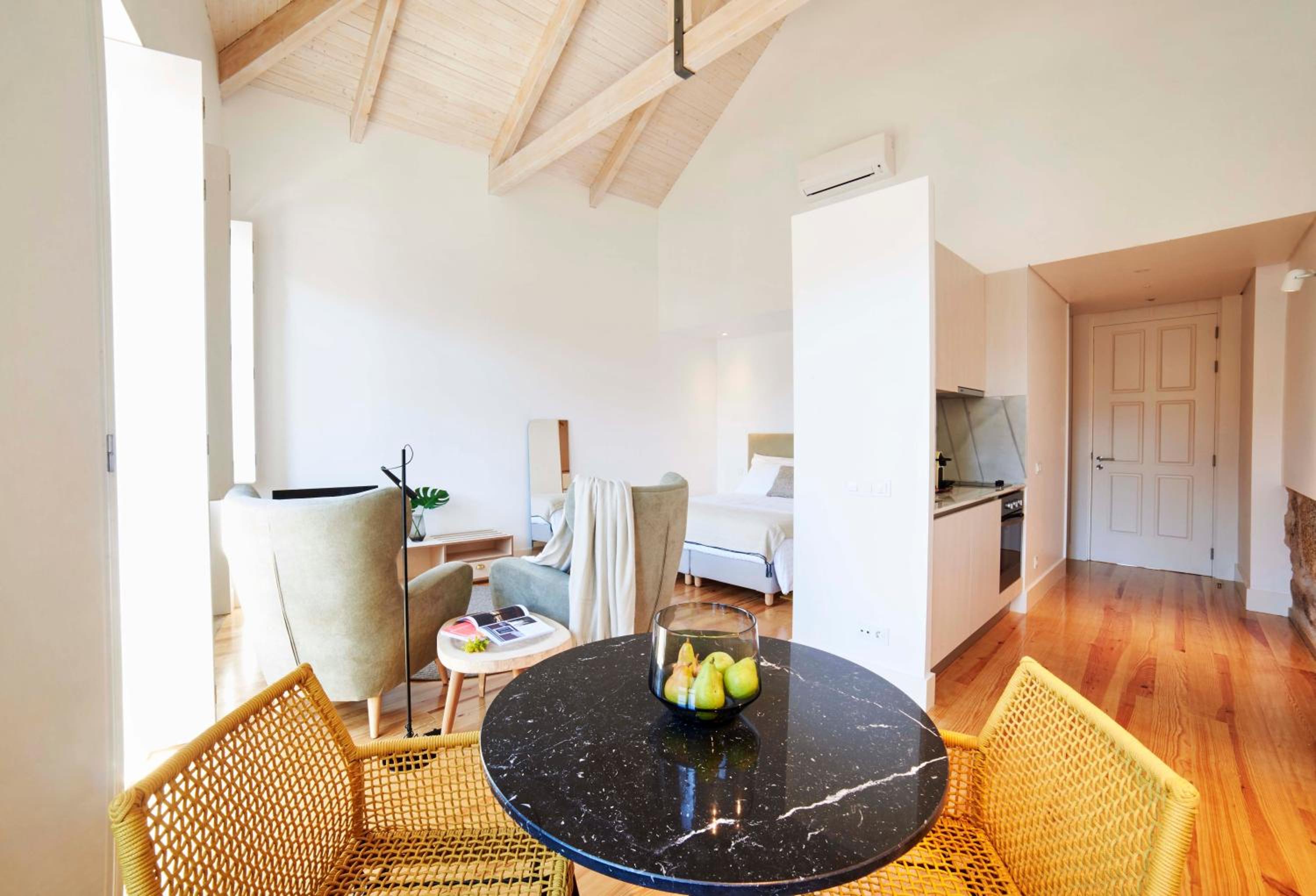 Pause Apartments