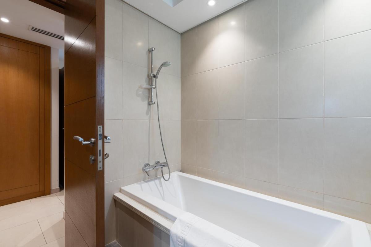 Dubai Marina Villa up 20 guest huge Private Pool