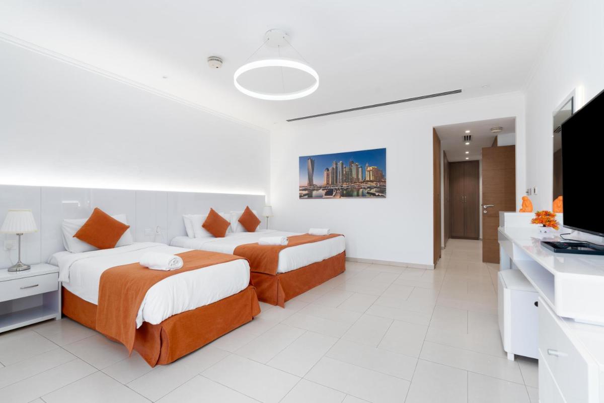Dubai Marina Villa up 20 guest huge Private Pool