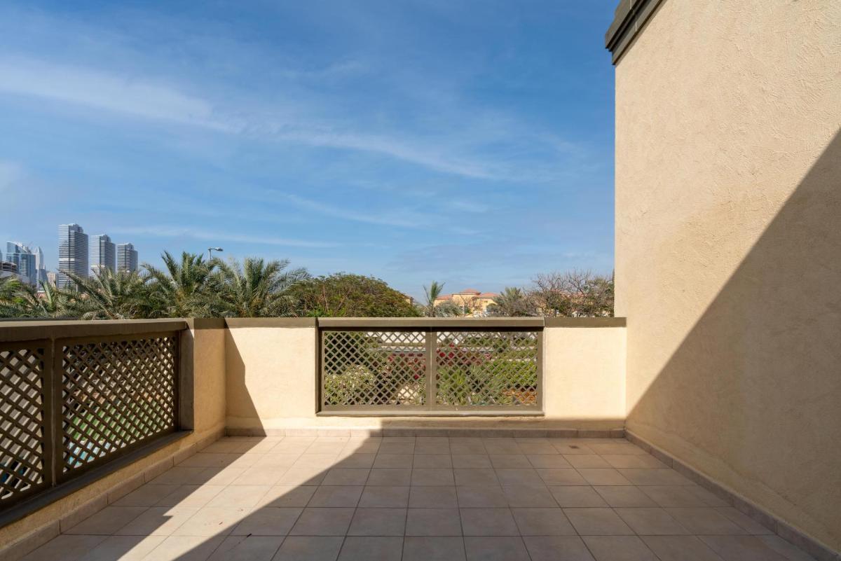 Dubai Marina Villa up 20 guest huge Private Pool