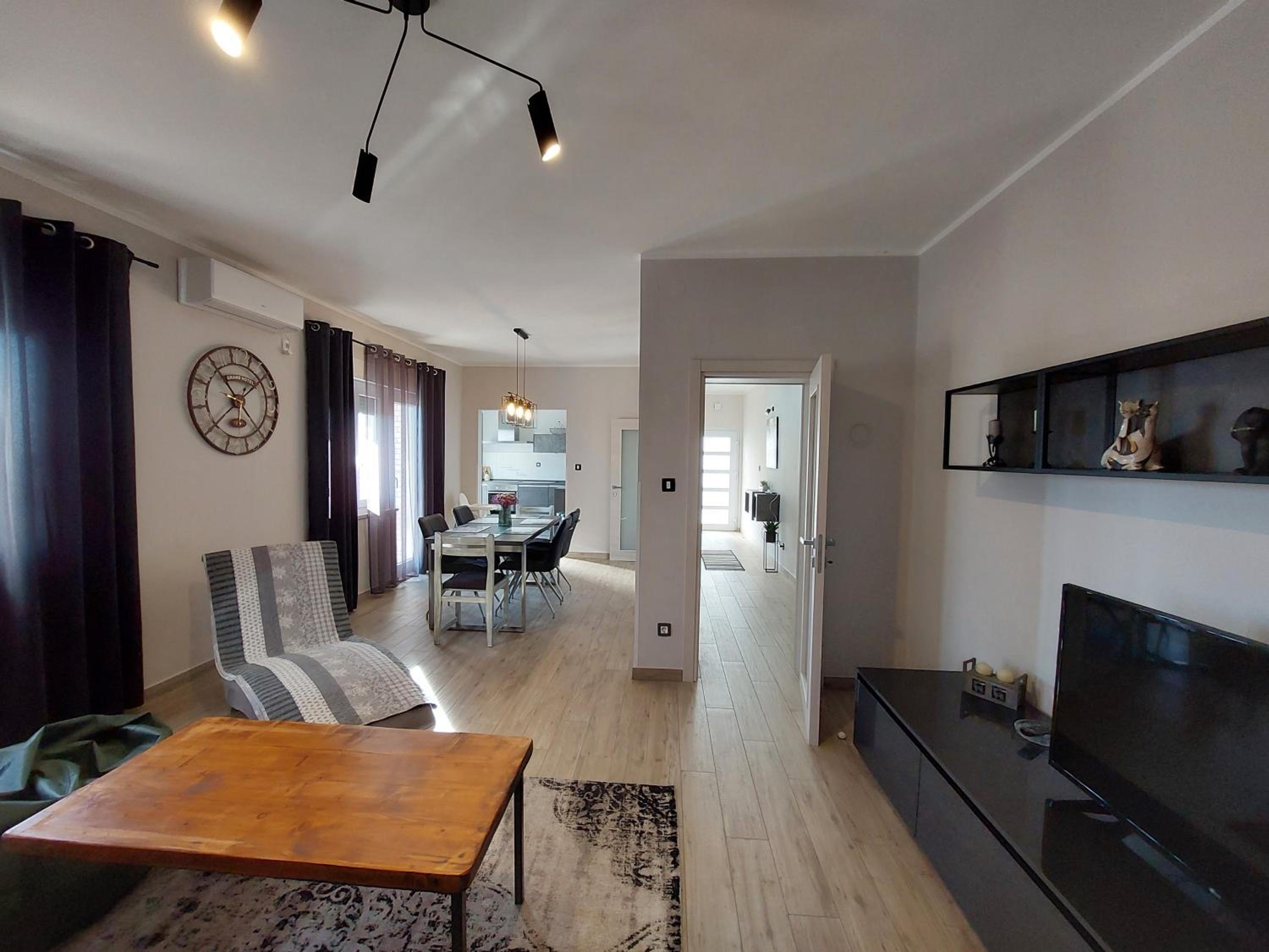 Family apartment Cathy view 4