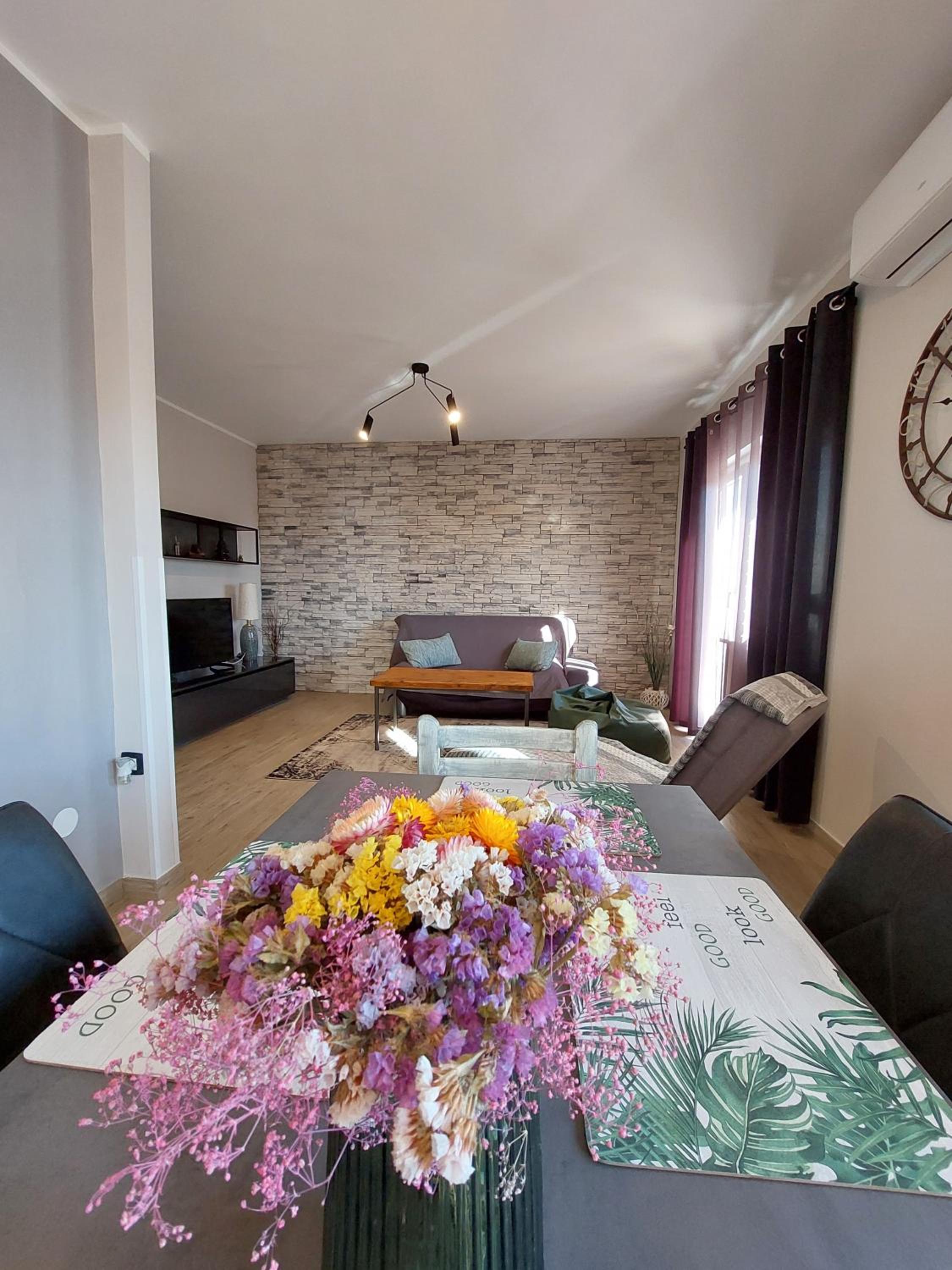 Family apartment Cathy view 2