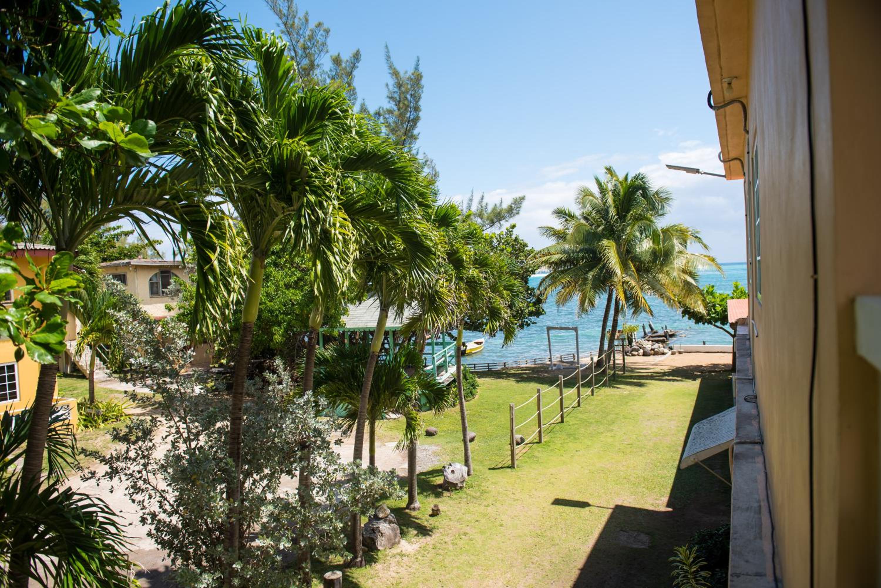 Hunny Bay Resort view 3