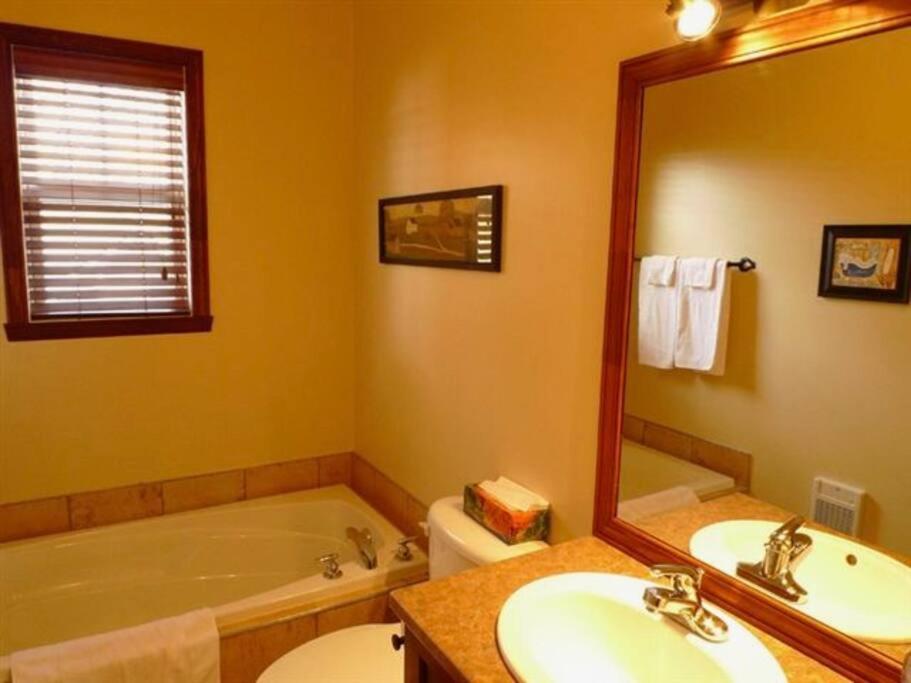Gorgeous Peaceful Cottage on the Forest view 3