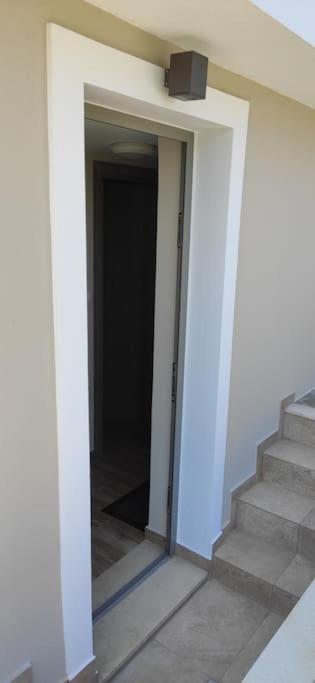 ΜΟΝΤΕΡΝΑ ΒΙΛΛΑ 2 ΕΠΙΠΕΔΩΝ-MODERN VILLA view 4