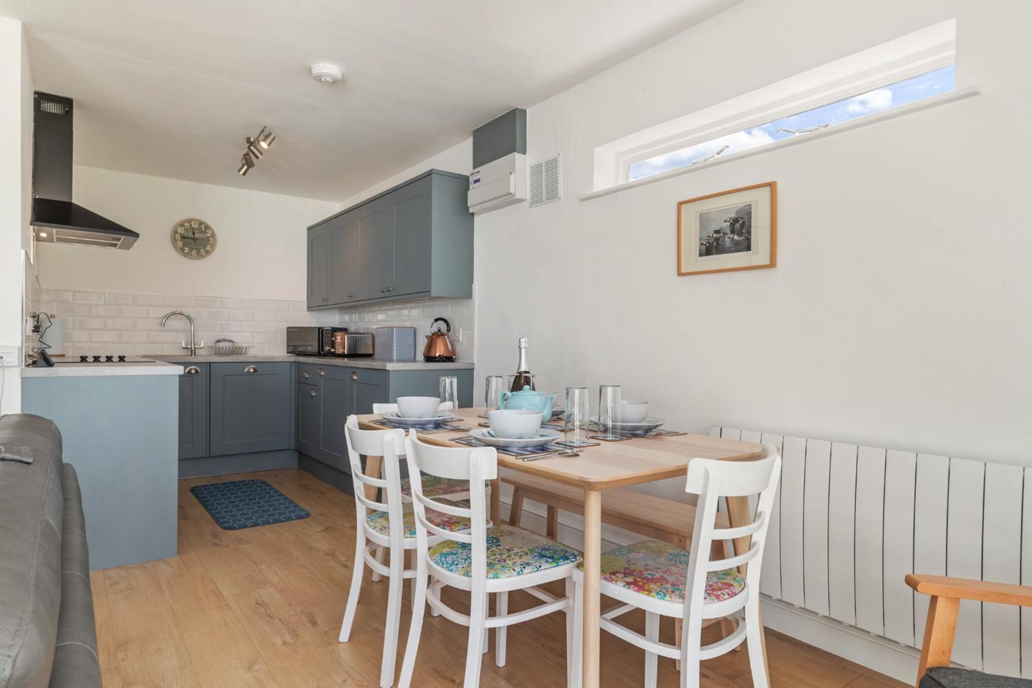 Coedrath Park 20 - Modern Apartment, Close to the Beach view 5