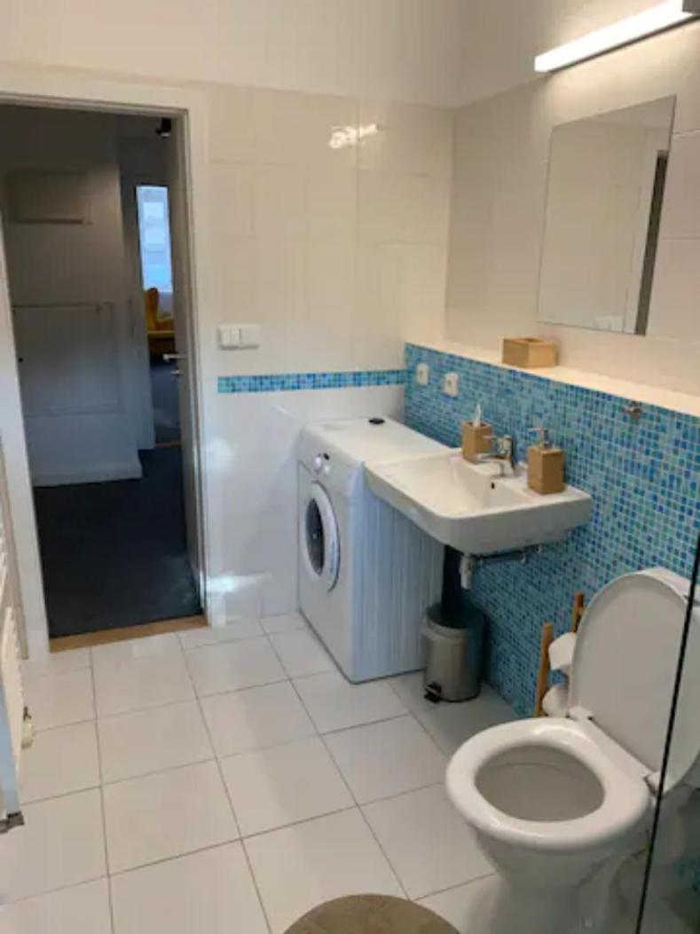 Little Tom Apartments