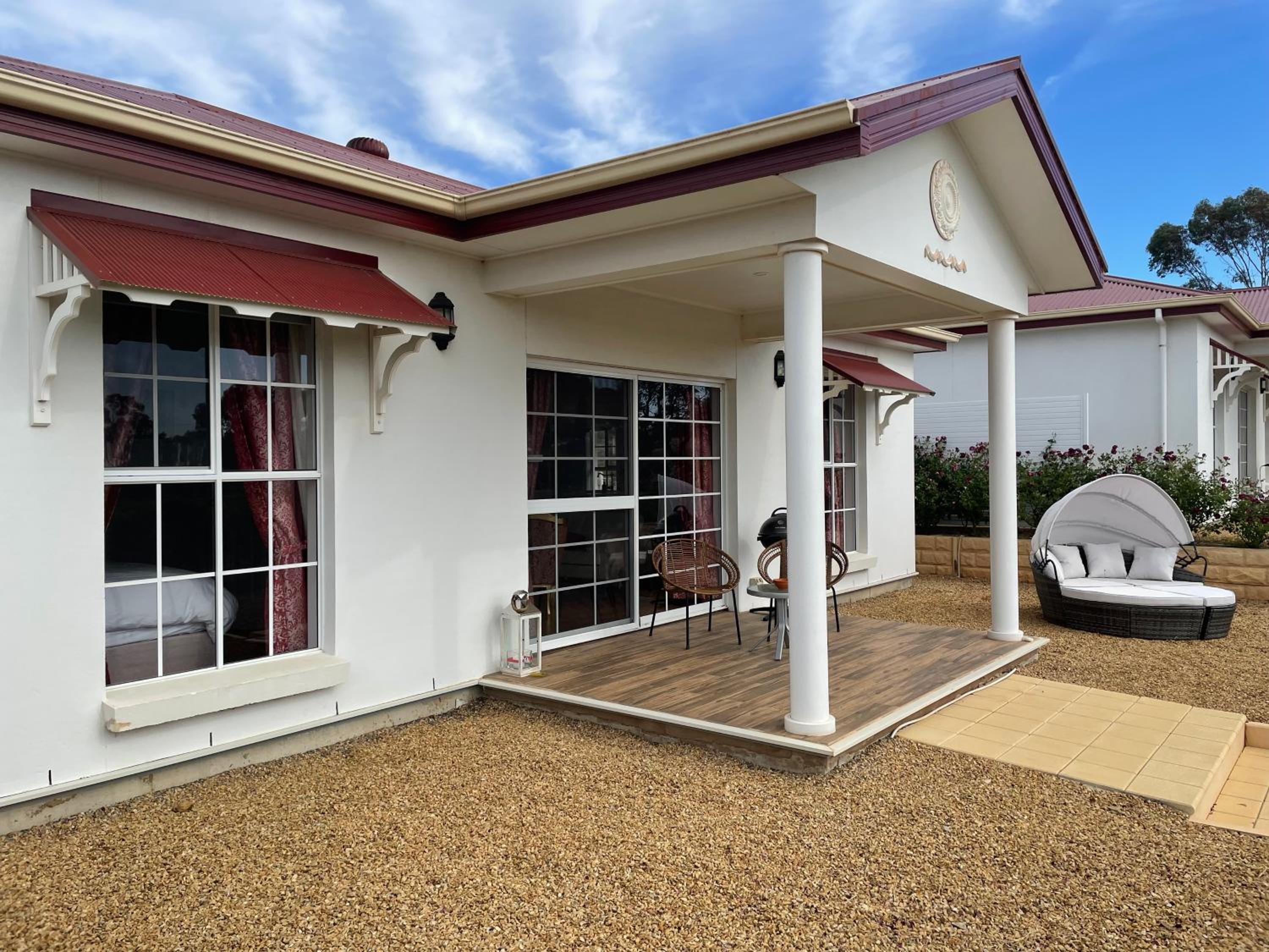 1837 Barossa Luxury Vineyard Cottages