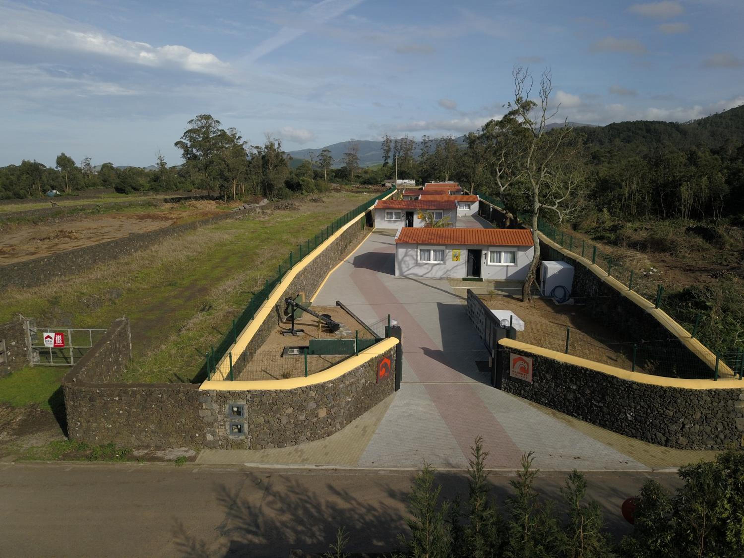 Hotel Parrots`village