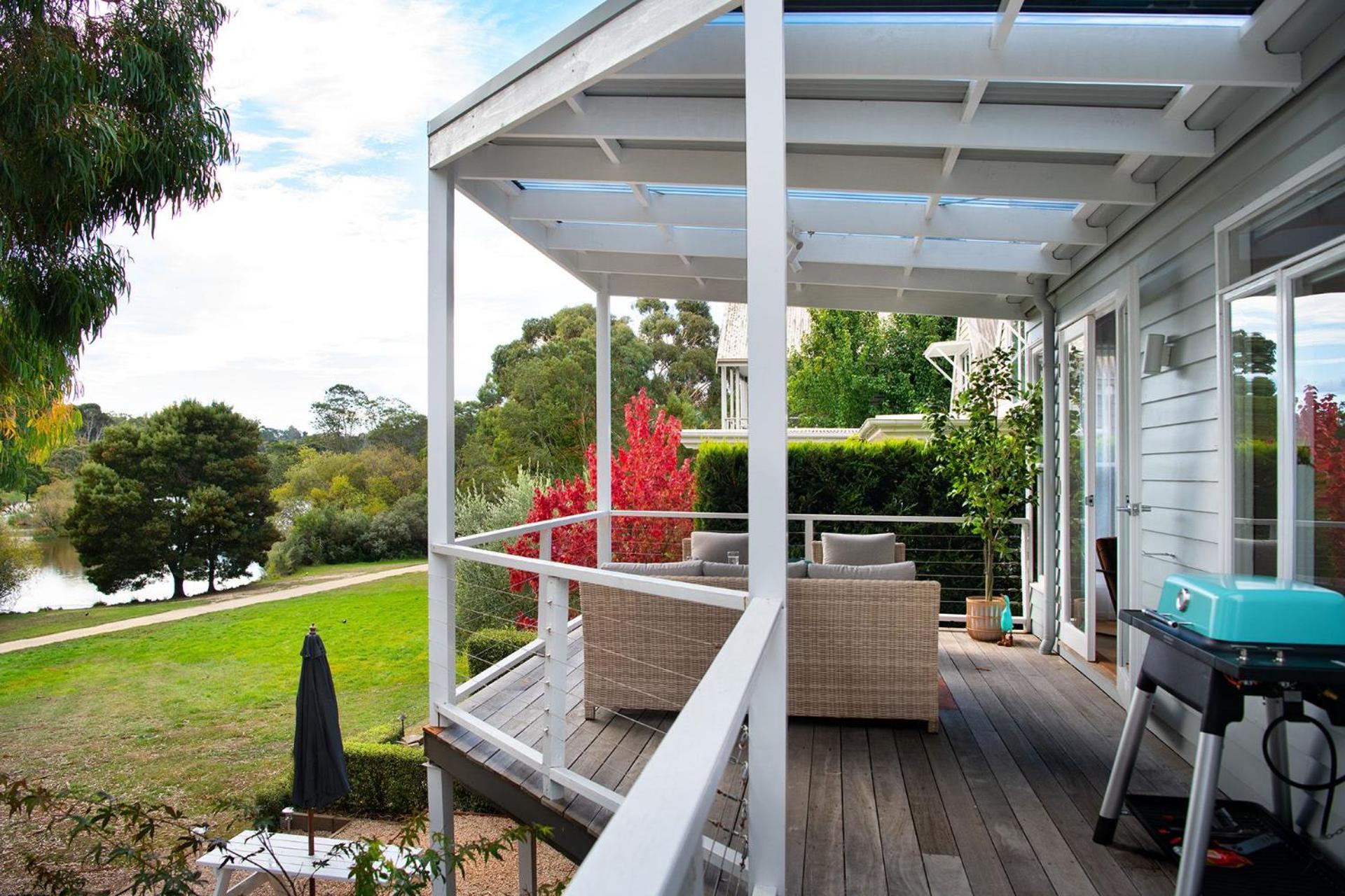 Vue Lake Daylesford Villa