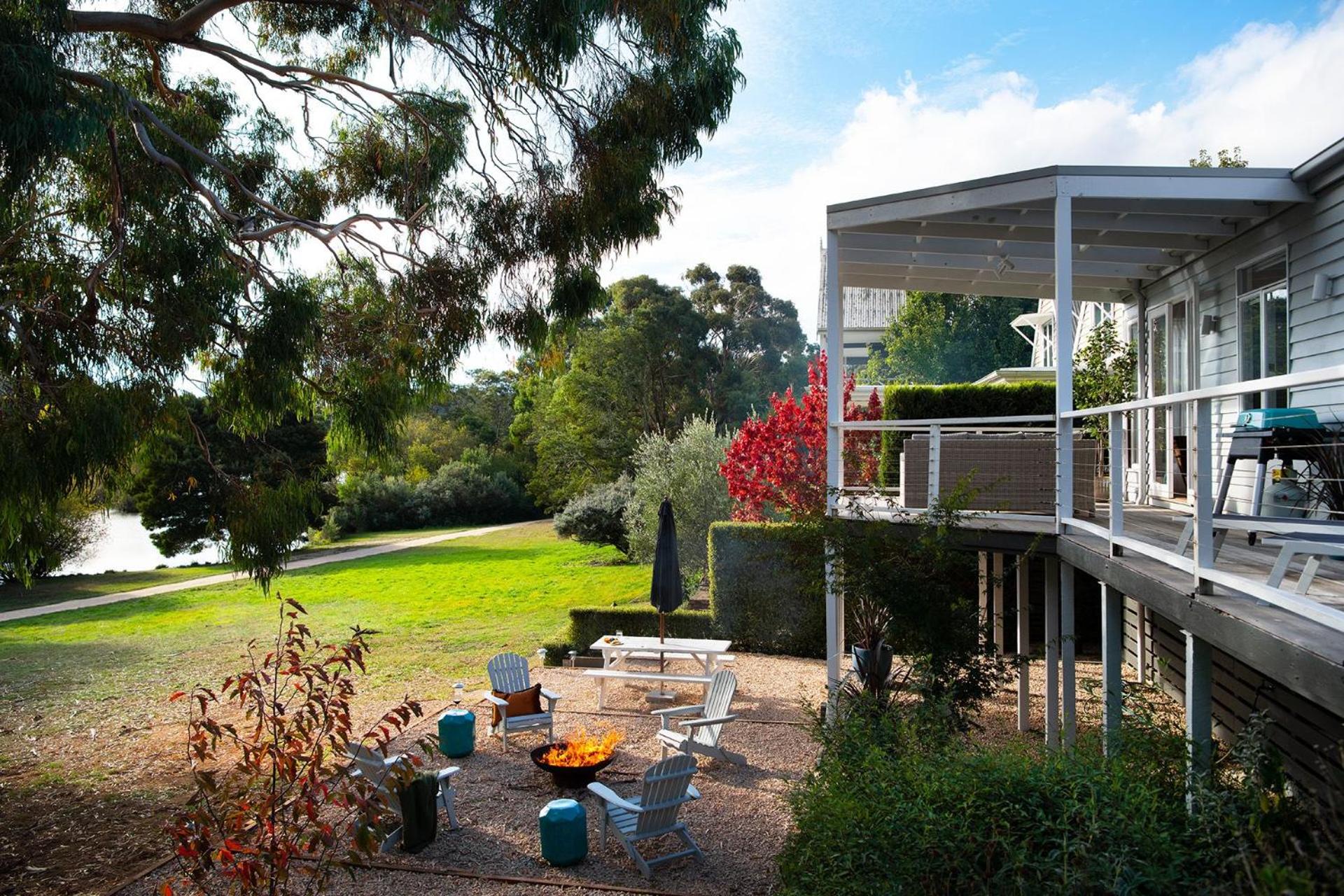 Vue Lake Daylesford Villa