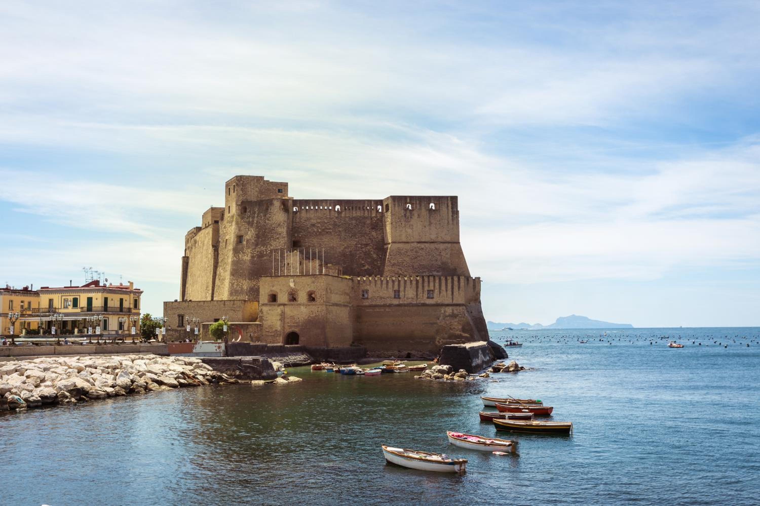 Be Coloured - Boutique Art Rooms in Naples