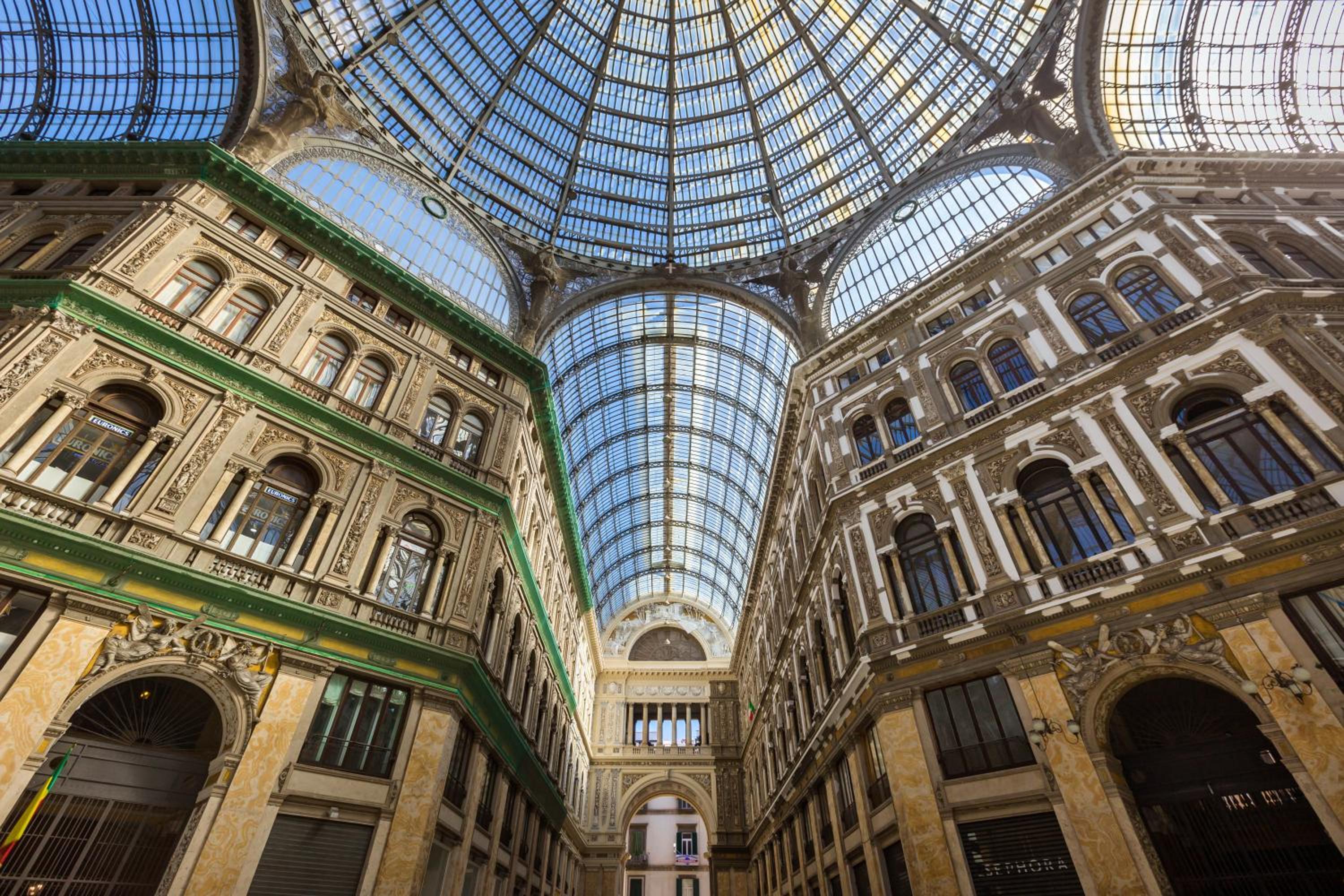 Be Coloured - Boutique Art Rooms in Naples