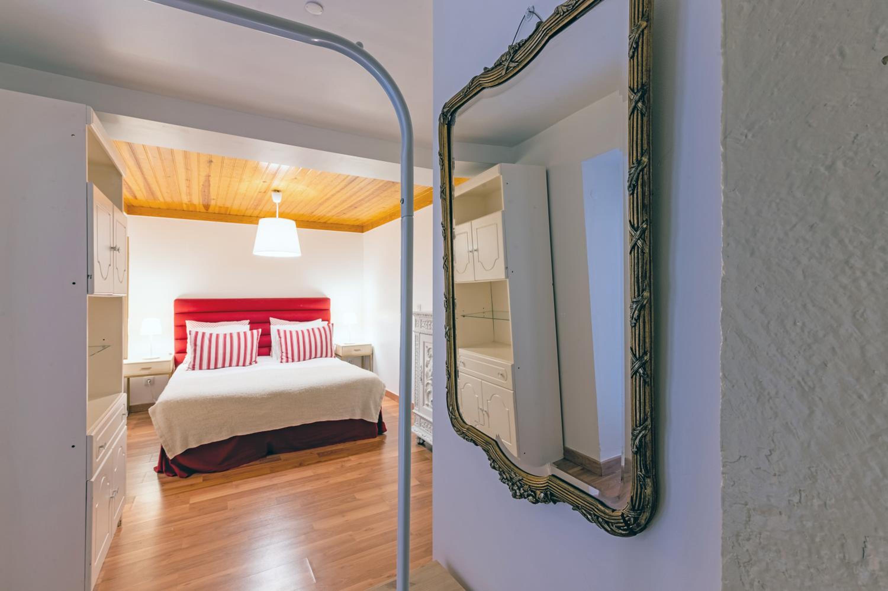 Portas do Teatro Apartments 2 view 5