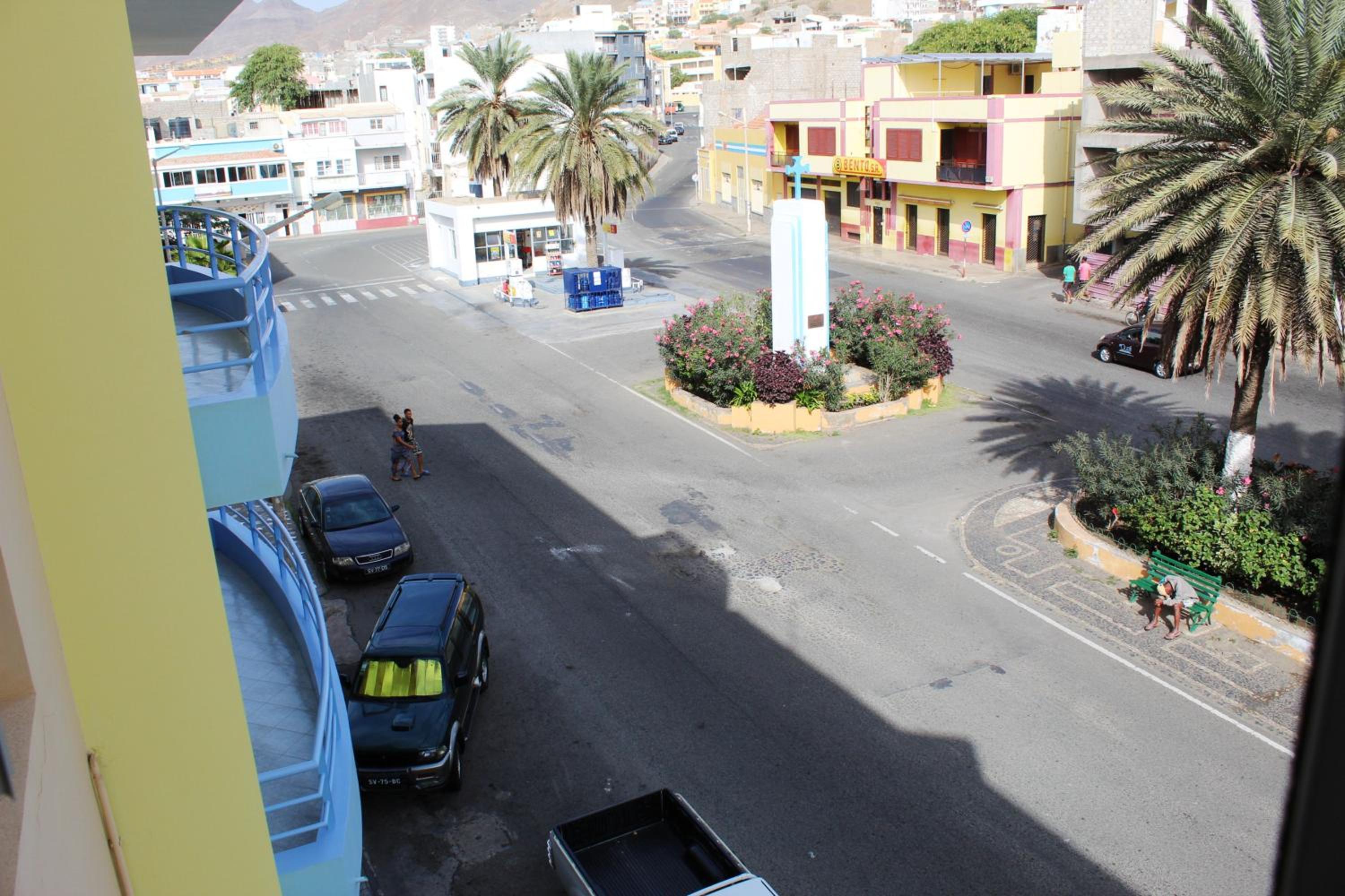 Spacious apartment in Mindelo, mountain view, 164 m²