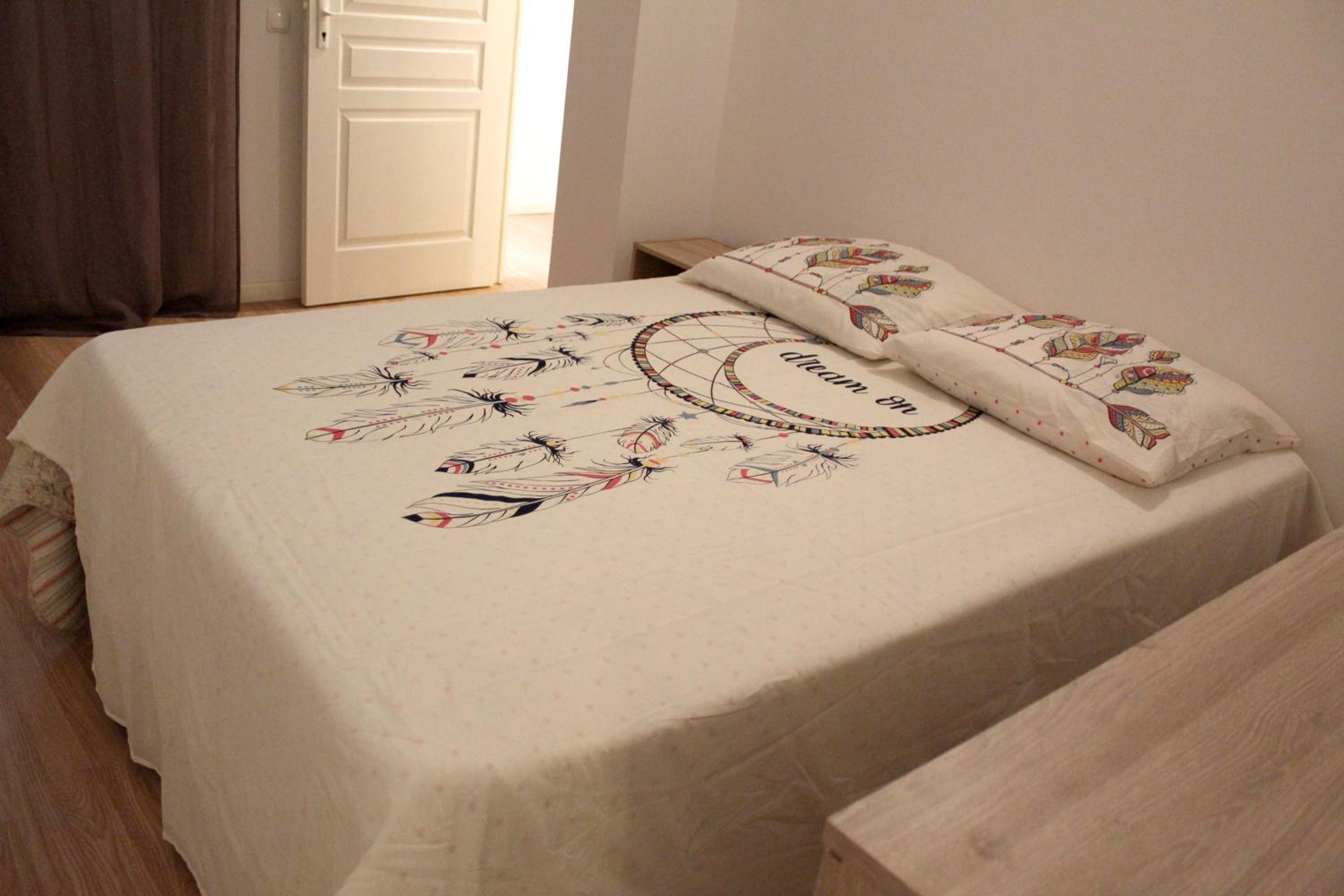 Spacious apartment in Mindelo, mountain view, 164 m²