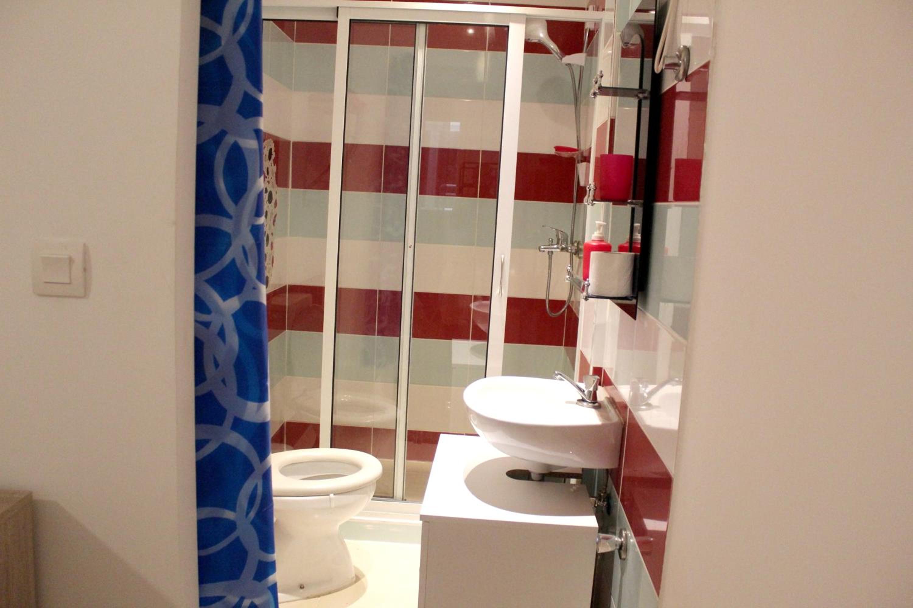 Spacious apartment in Mindelo, mountain view, 164 m²
