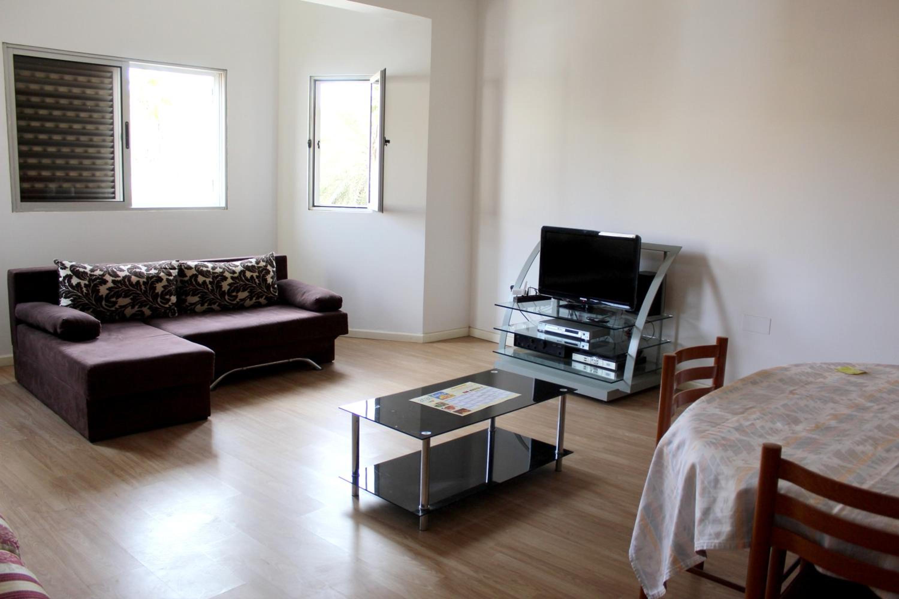 Spacious apartment in Mindelo, mountain view, 164 m²