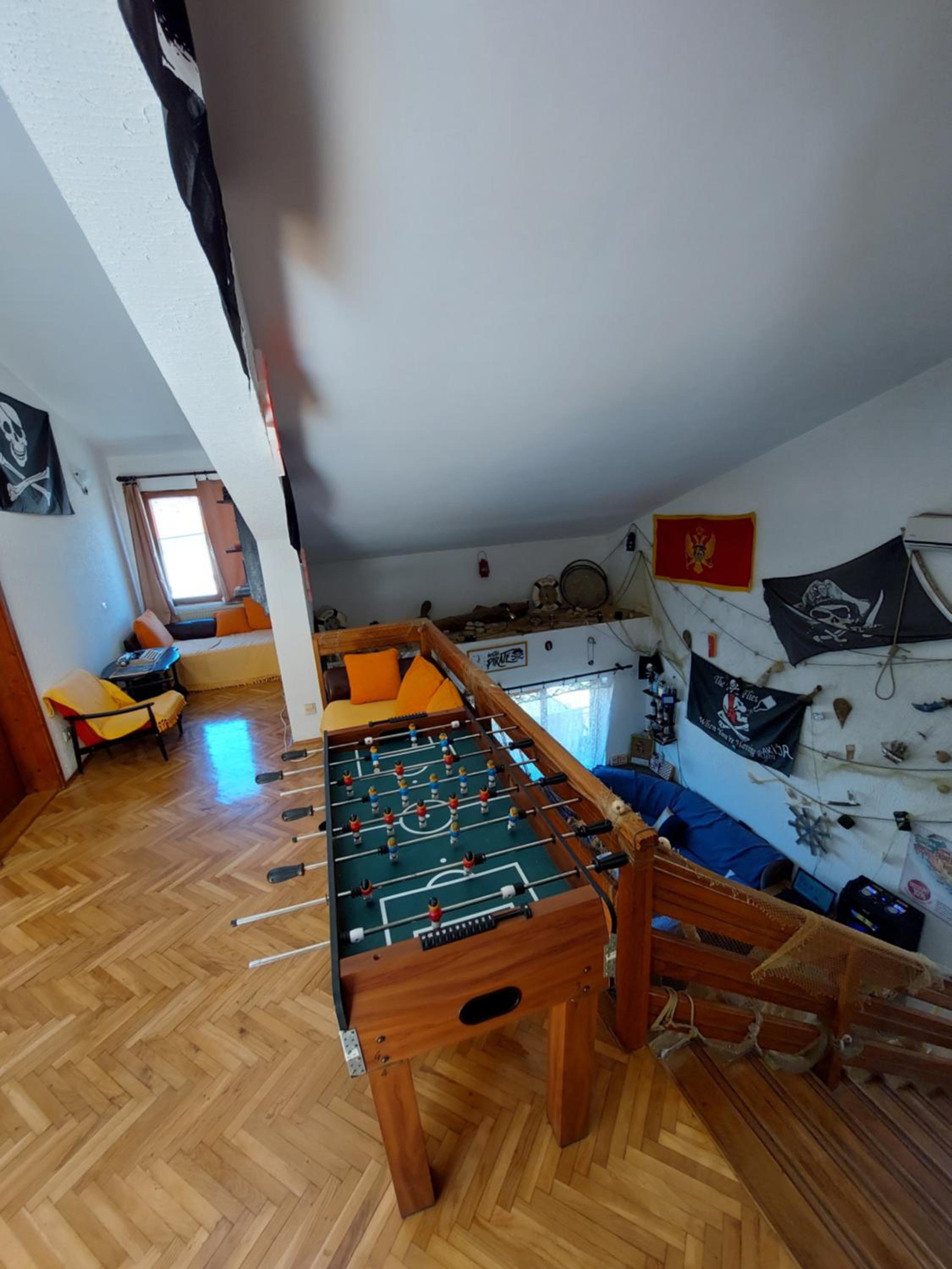 Pirate Backpackers 11