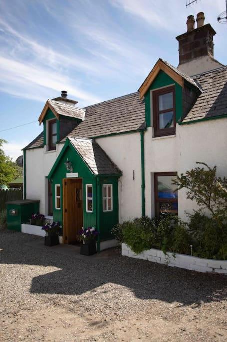 Loch Ness village cottage for 2 with free parking & pets welcome view 2