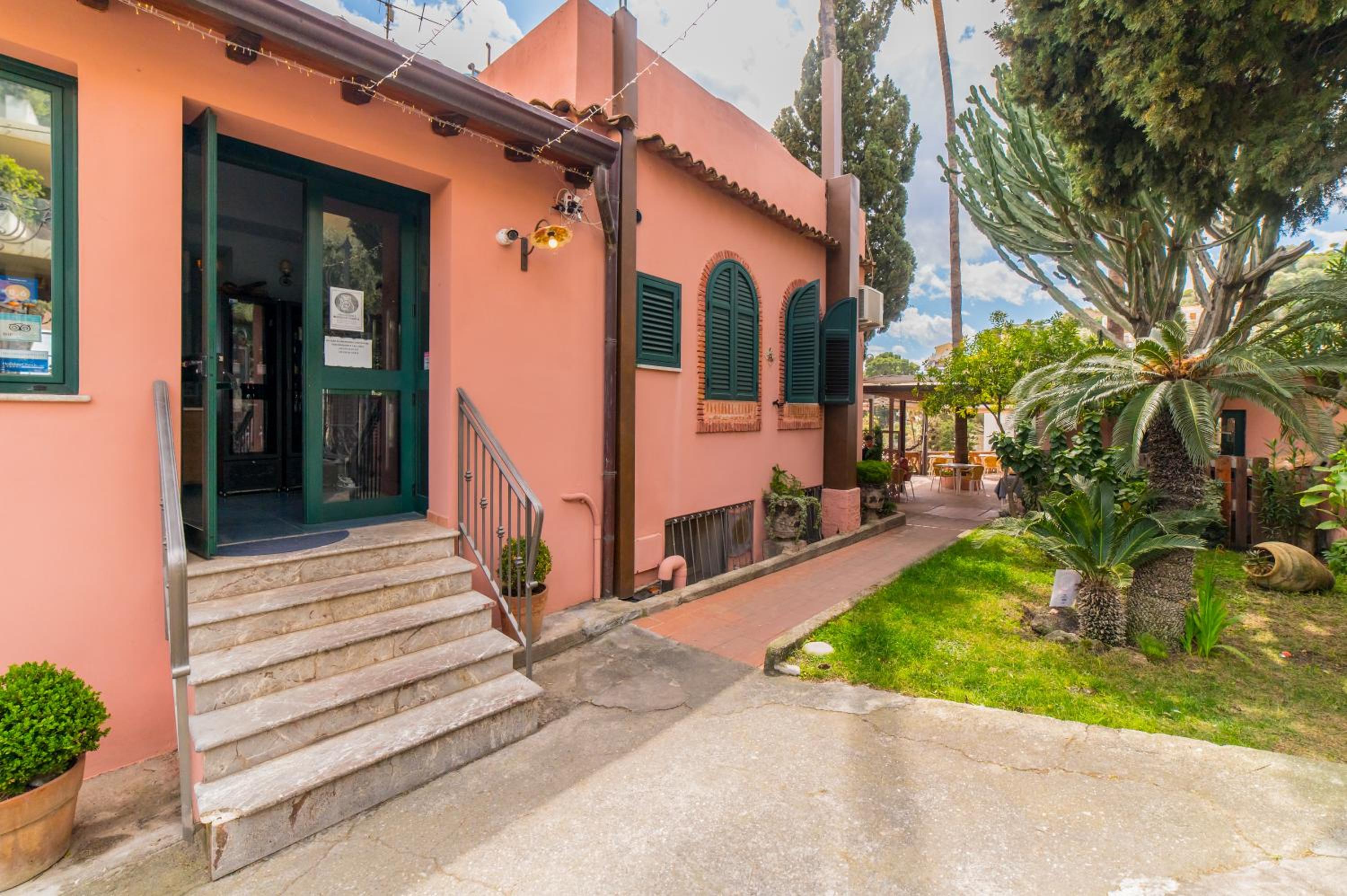 Hotel Villino Gallodoro - Image 1