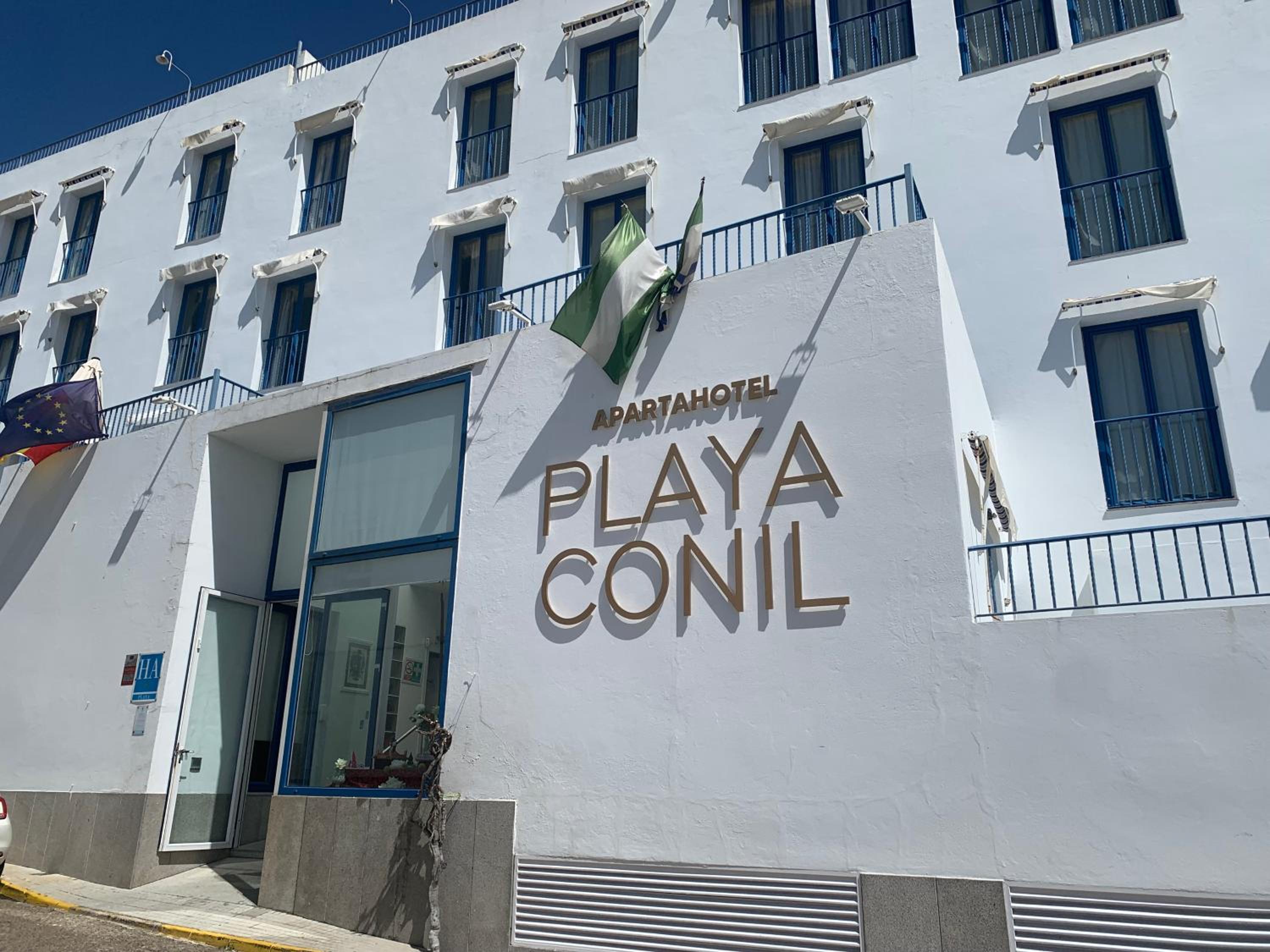 Hotel Apartahotel Playa Conil - Image 1