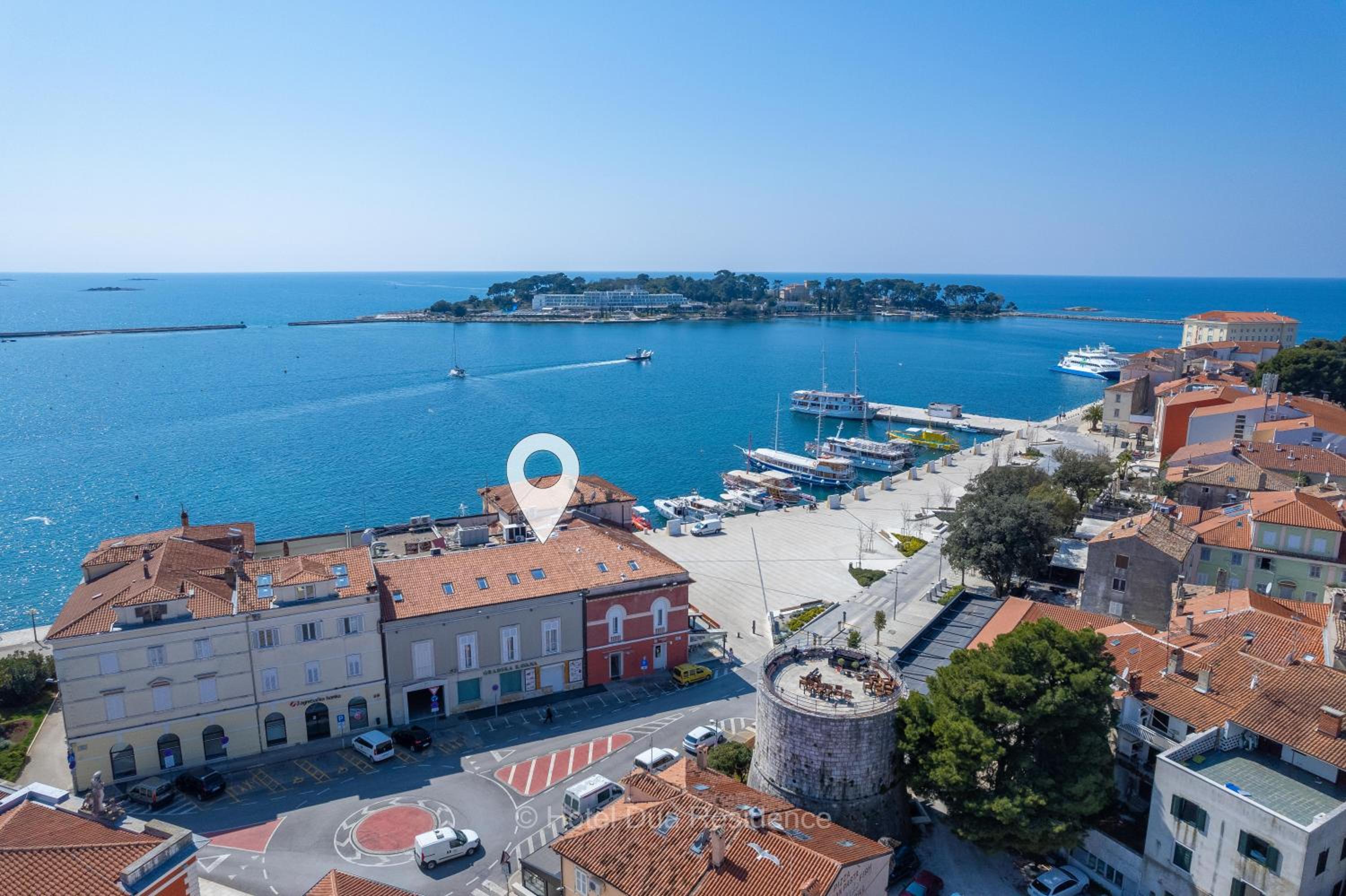 Hotel Dua Residence - Image 1