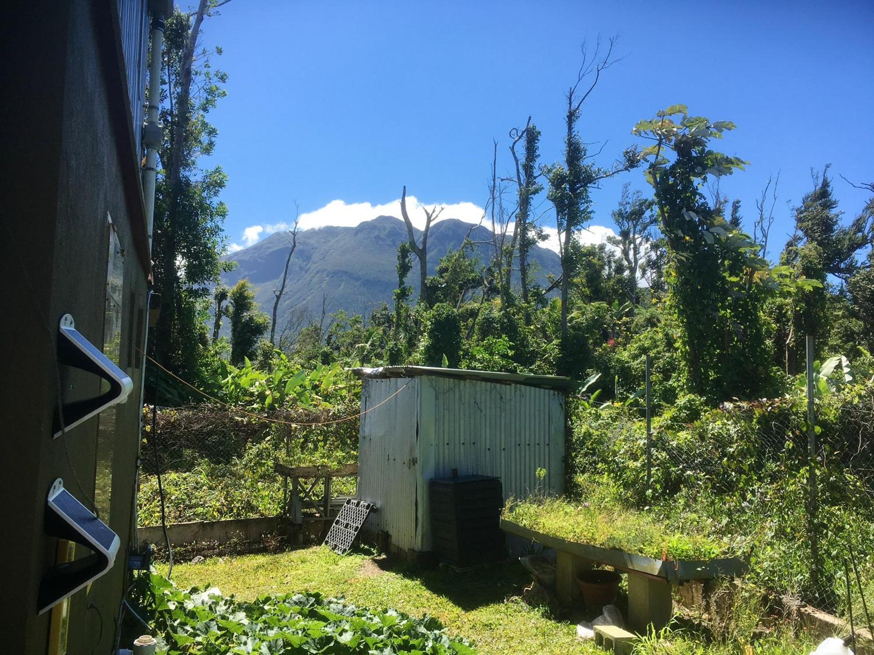 Charming House with Sea & Mountain View view 5