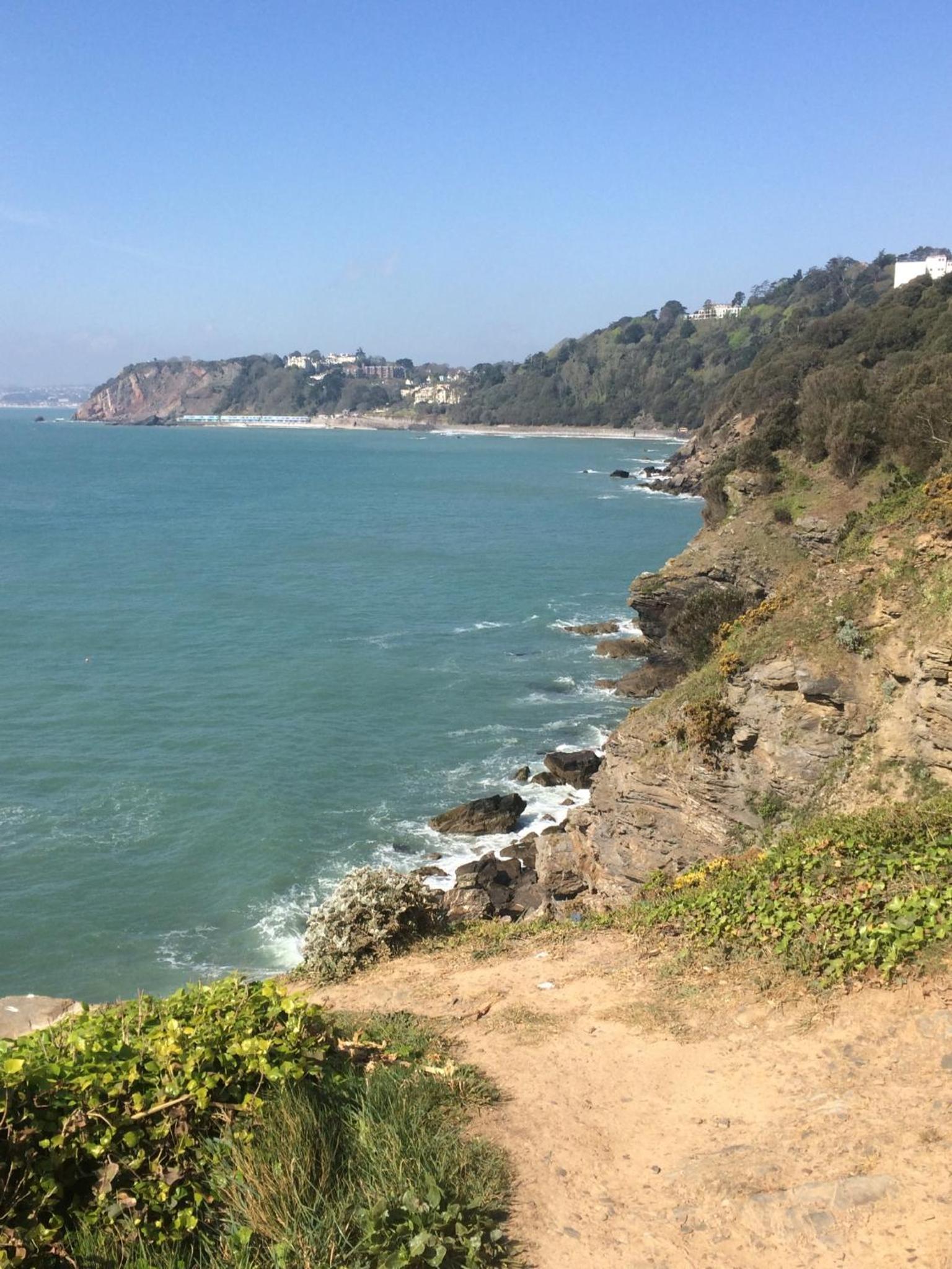 Picturesque Mews Apartment Perfect Location Steps From Harbour and Beaches view 3