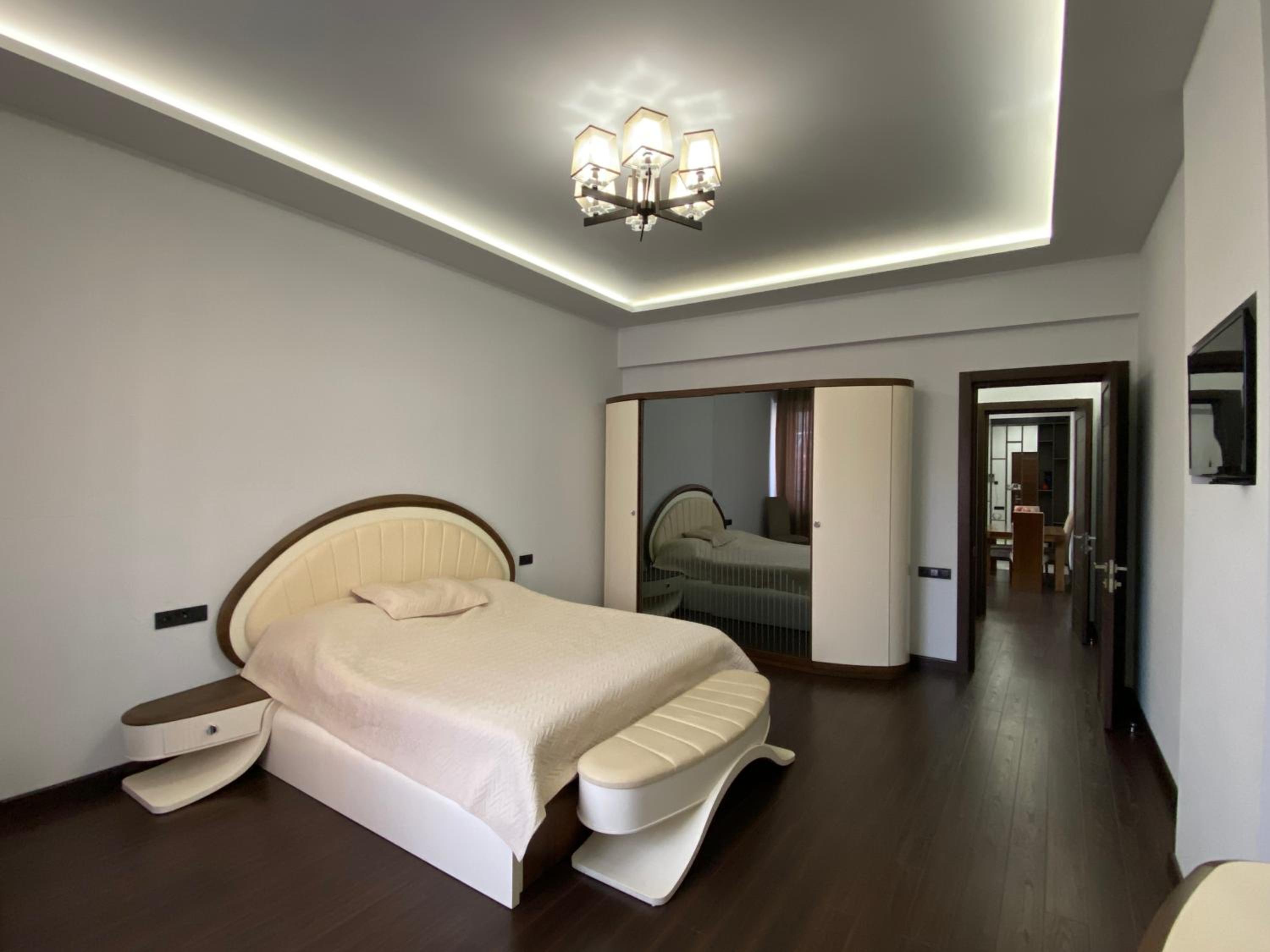 Northern Avenue, 4 bedrooms Grand & Luxe apartment T8