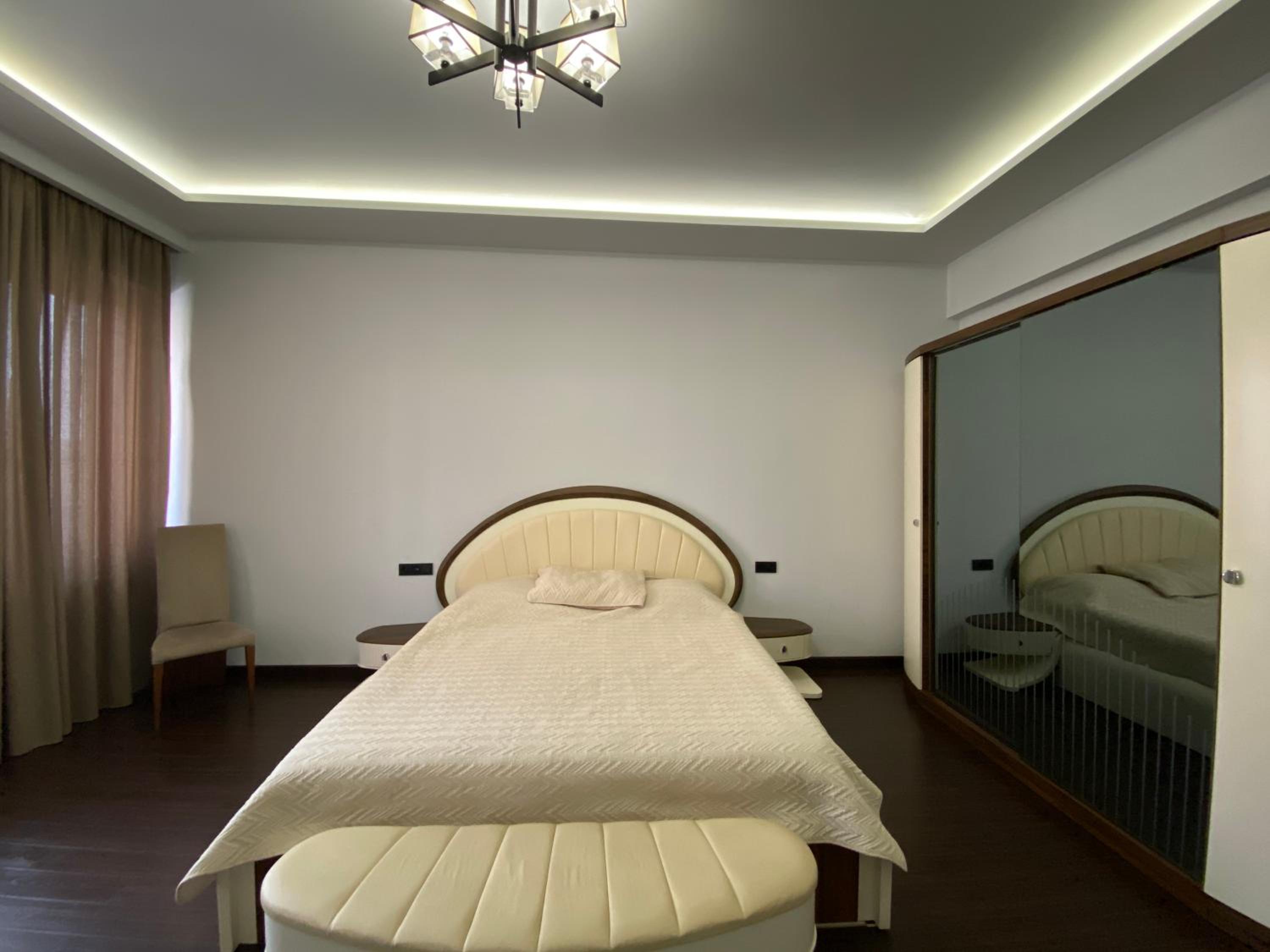 Northern Avenue, 4 bedrooms Grand & Luxe apartment T8