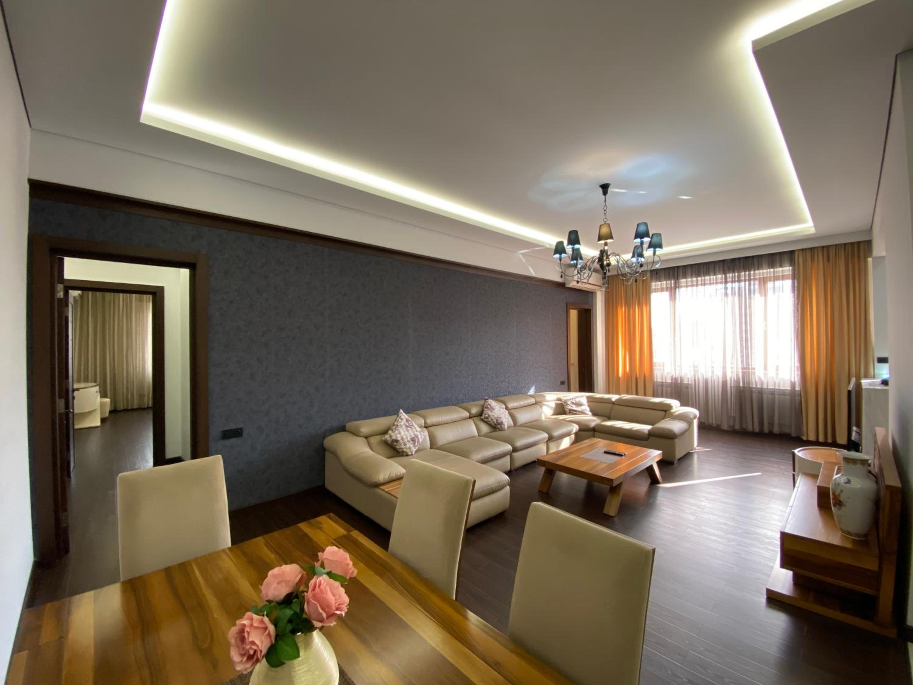 Northern Avenue, 4 bedrooms Grand & Luxe apartment T8