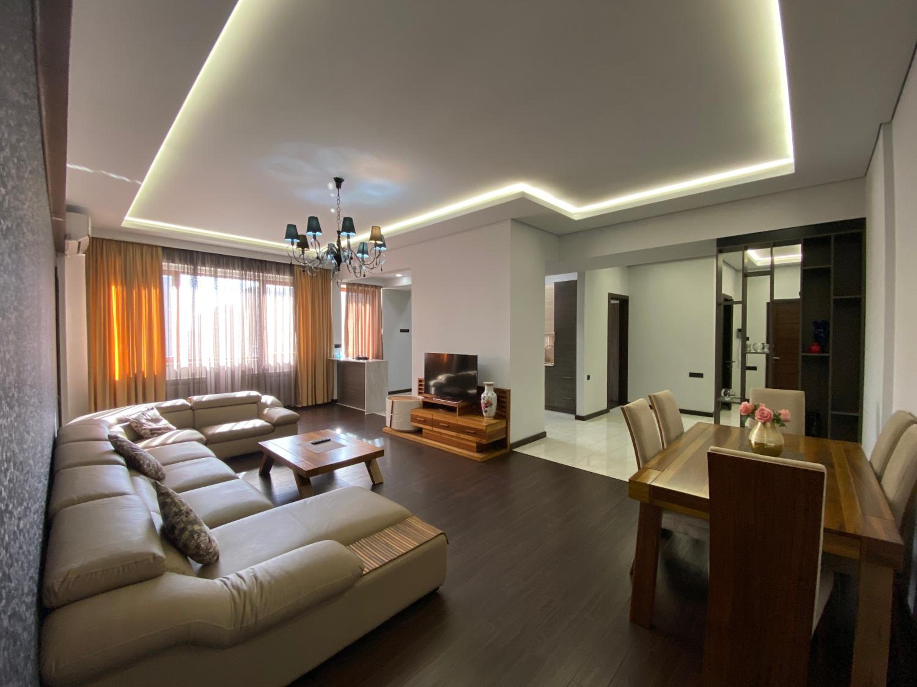 Northern Avenue, 4 bedrooms Grand & Luxe apartment T8