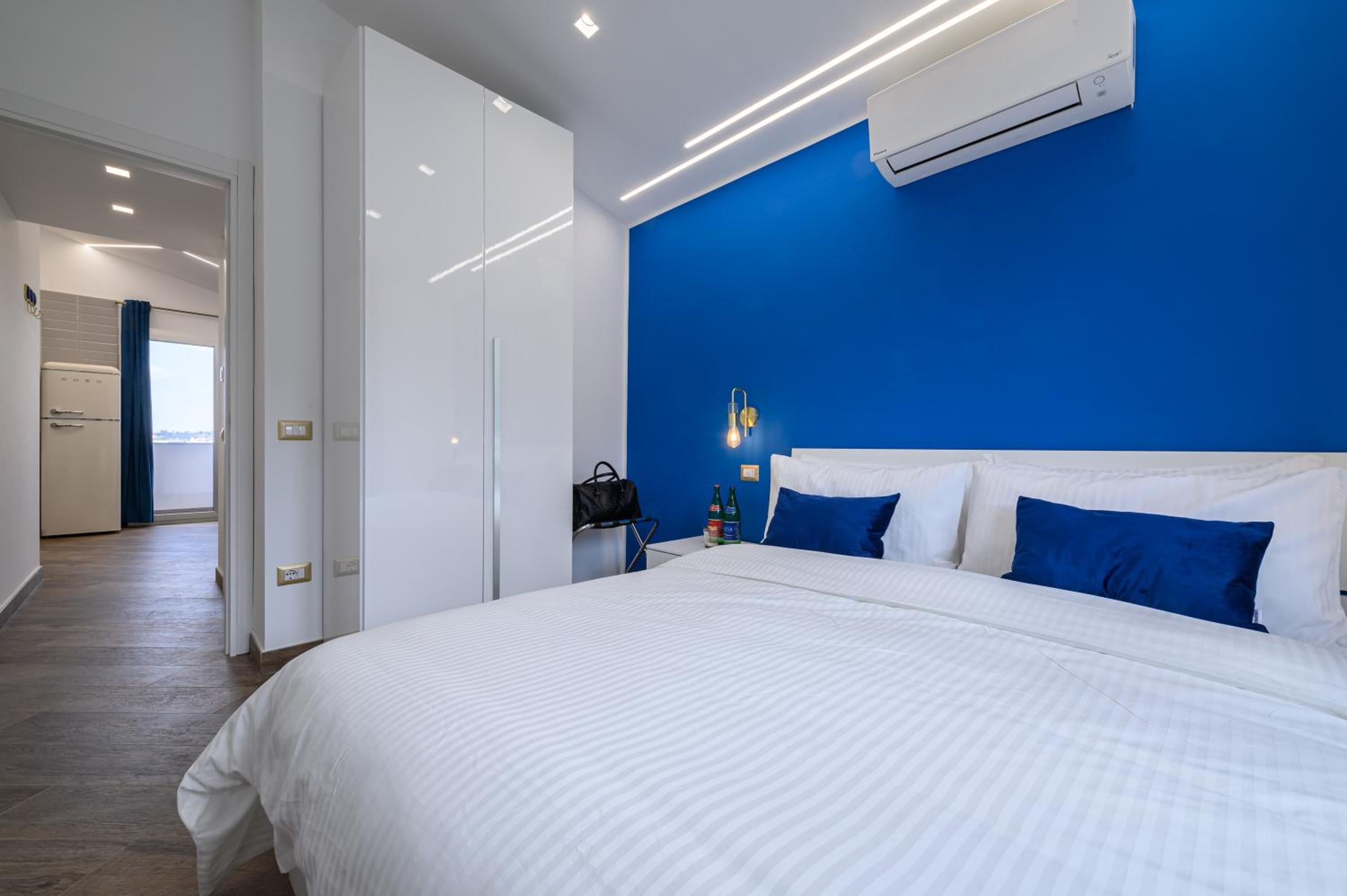 VILLA IN BED photo 2