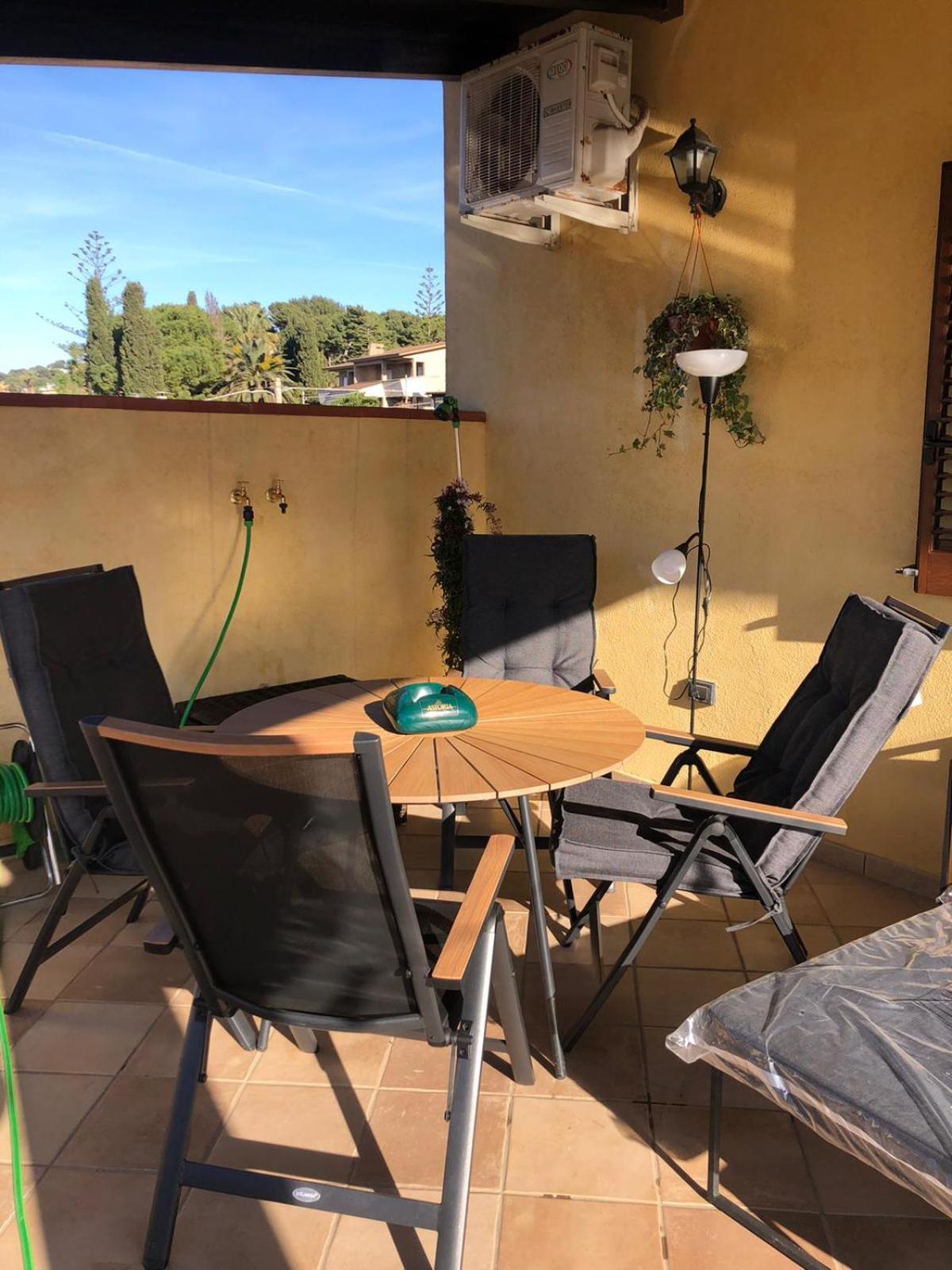 Il bacio del Sole en Valderice — balance & terrace