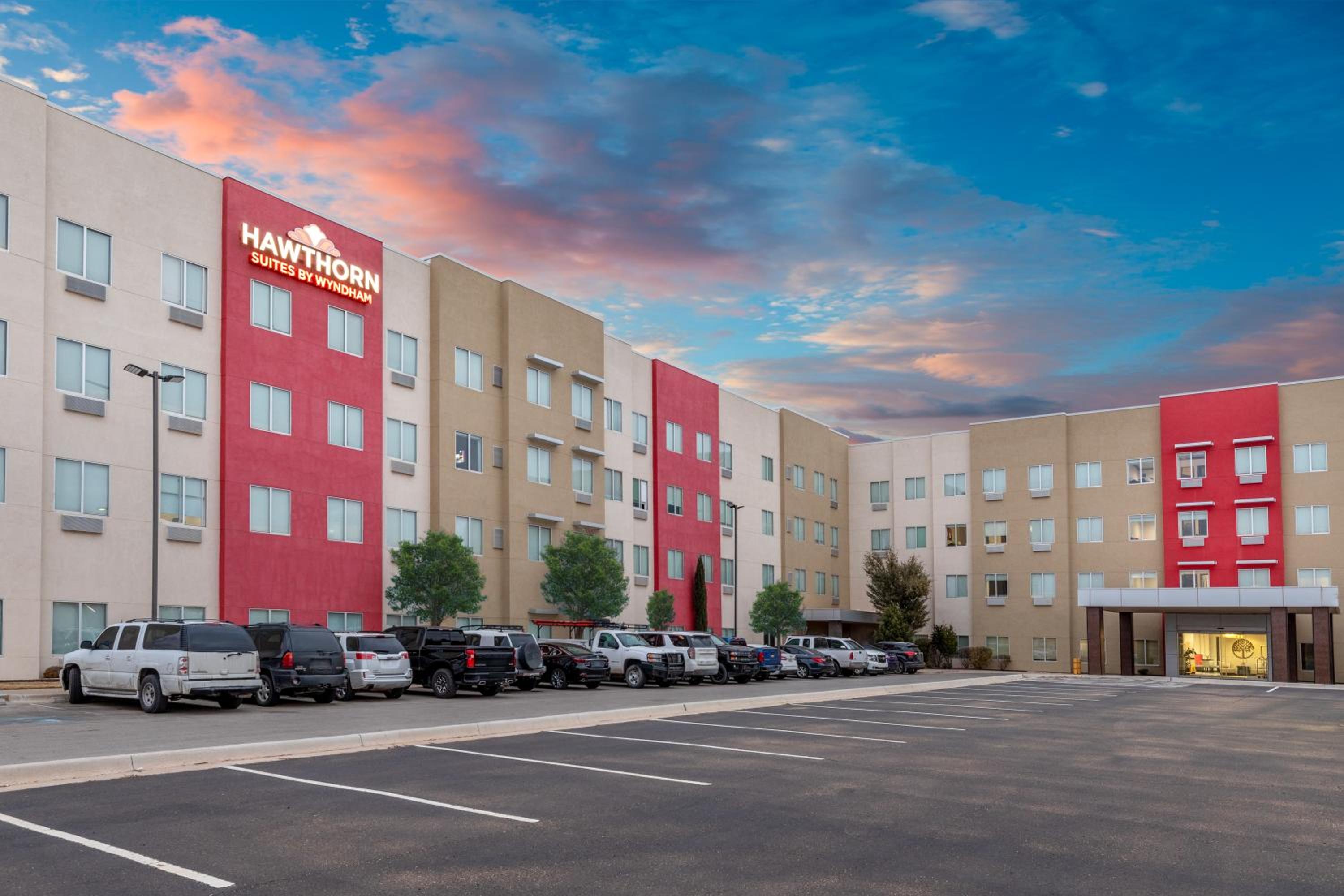 Hotel Hawthorn Suites by Wyndham Lubbock - Image 1