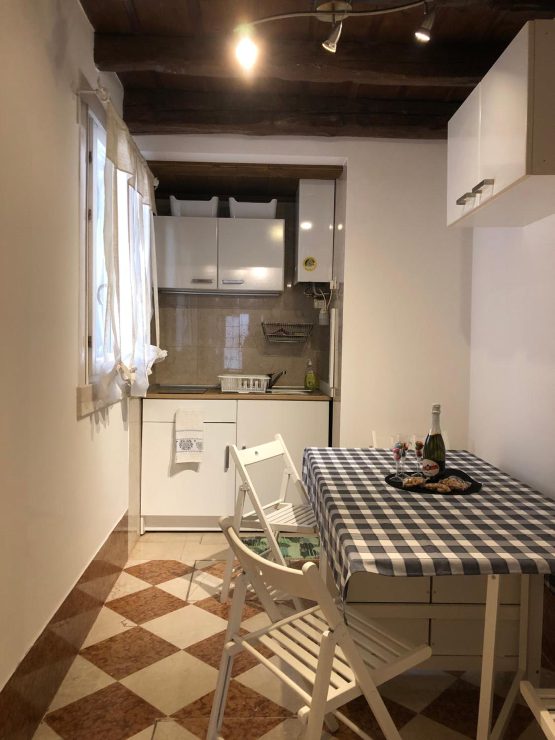 SALAMON GUEST HOUSE