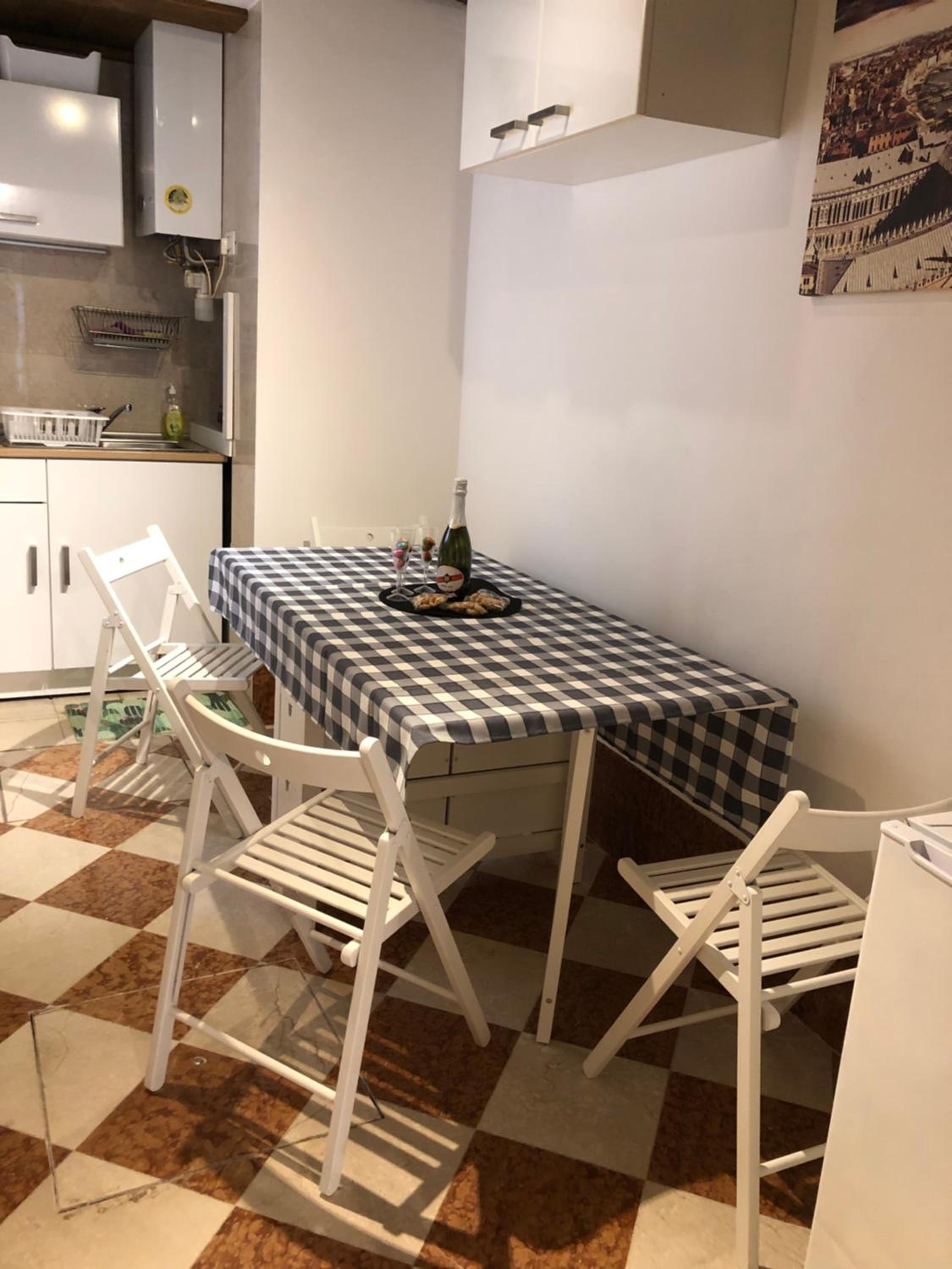 SALAMON GUEST HOUSE