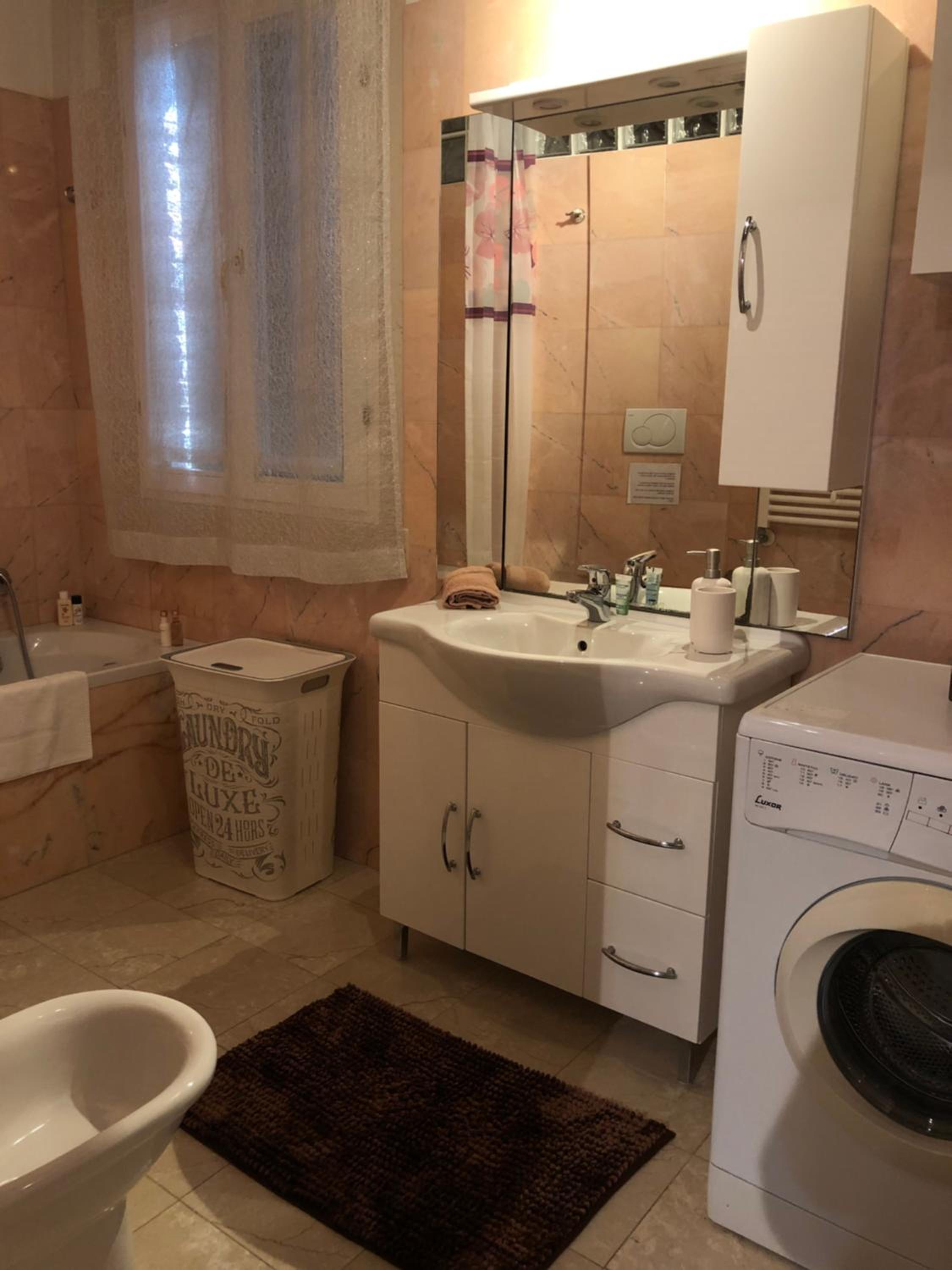 SALAMON GUEST HOUSE