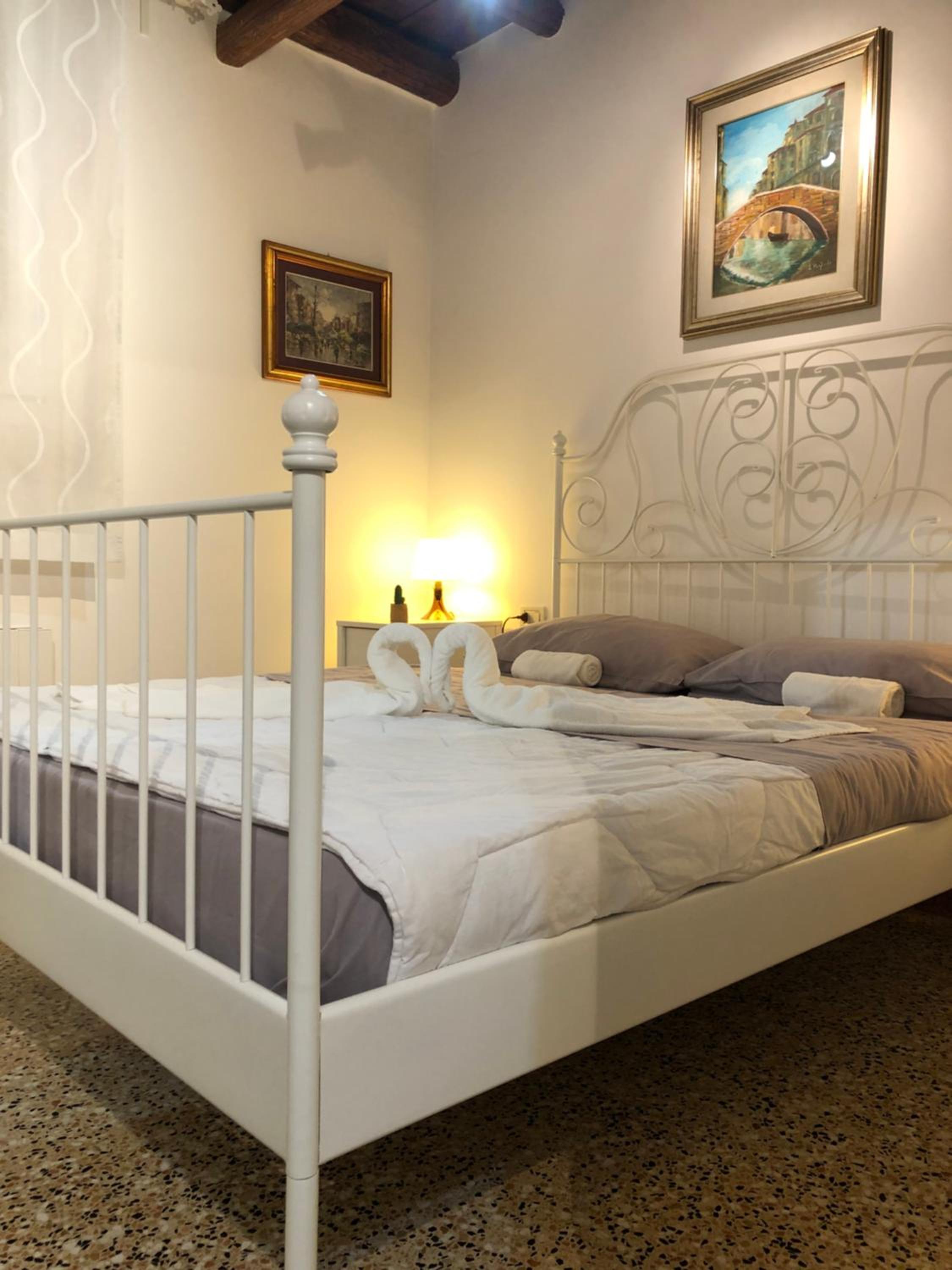 SALAMON GUEST HOUSE