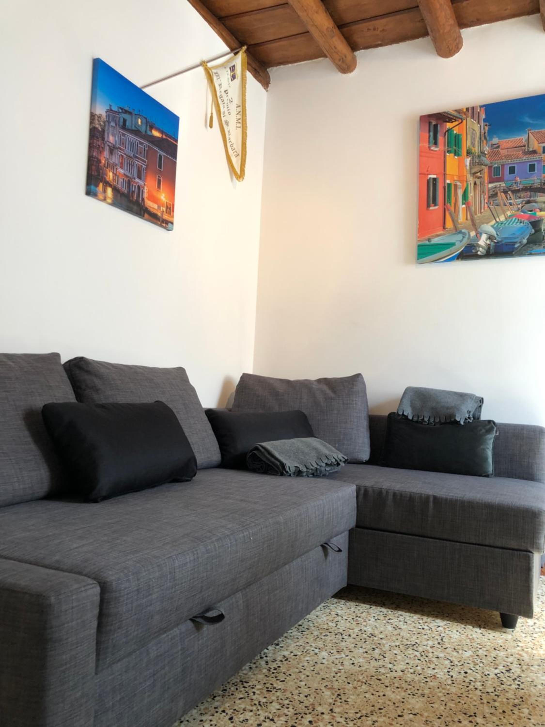 SALAMON GUEST HOUSE