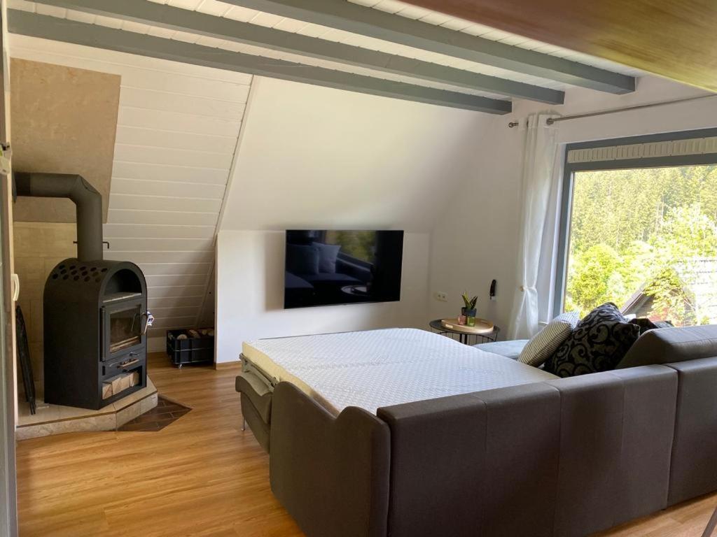 Haus Adler - Komplettes Ferienhaus am Badesee