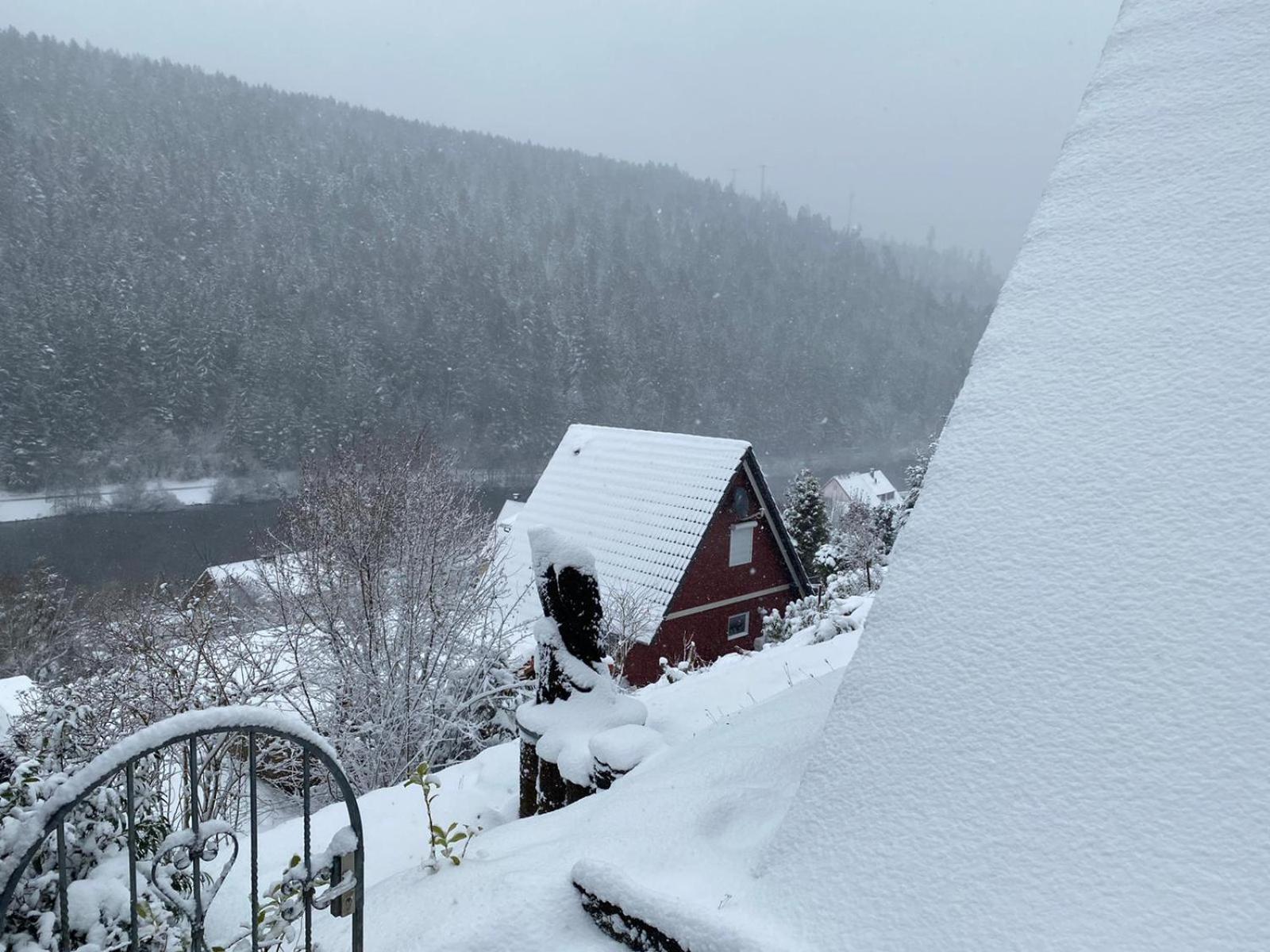 Haus Adler - Komplettes Ferienhaus am Badesee