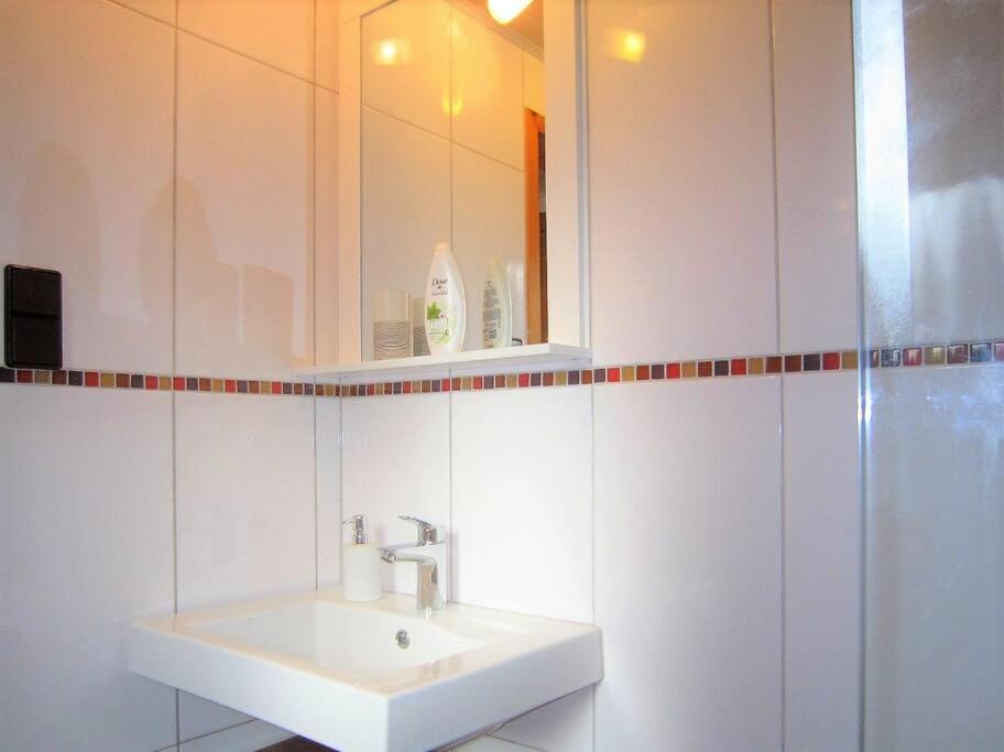 Casita - Sterneferienhaus mit Garten, Sauna und Wallbox